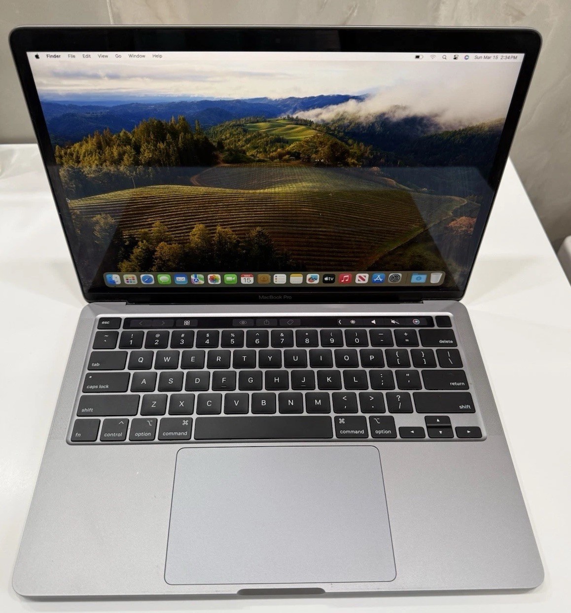 Apple MacBook Pro 13 Inch 2020 Intel 1.5  1.4 GHz 8gb Ram Touch Bar Space Gray