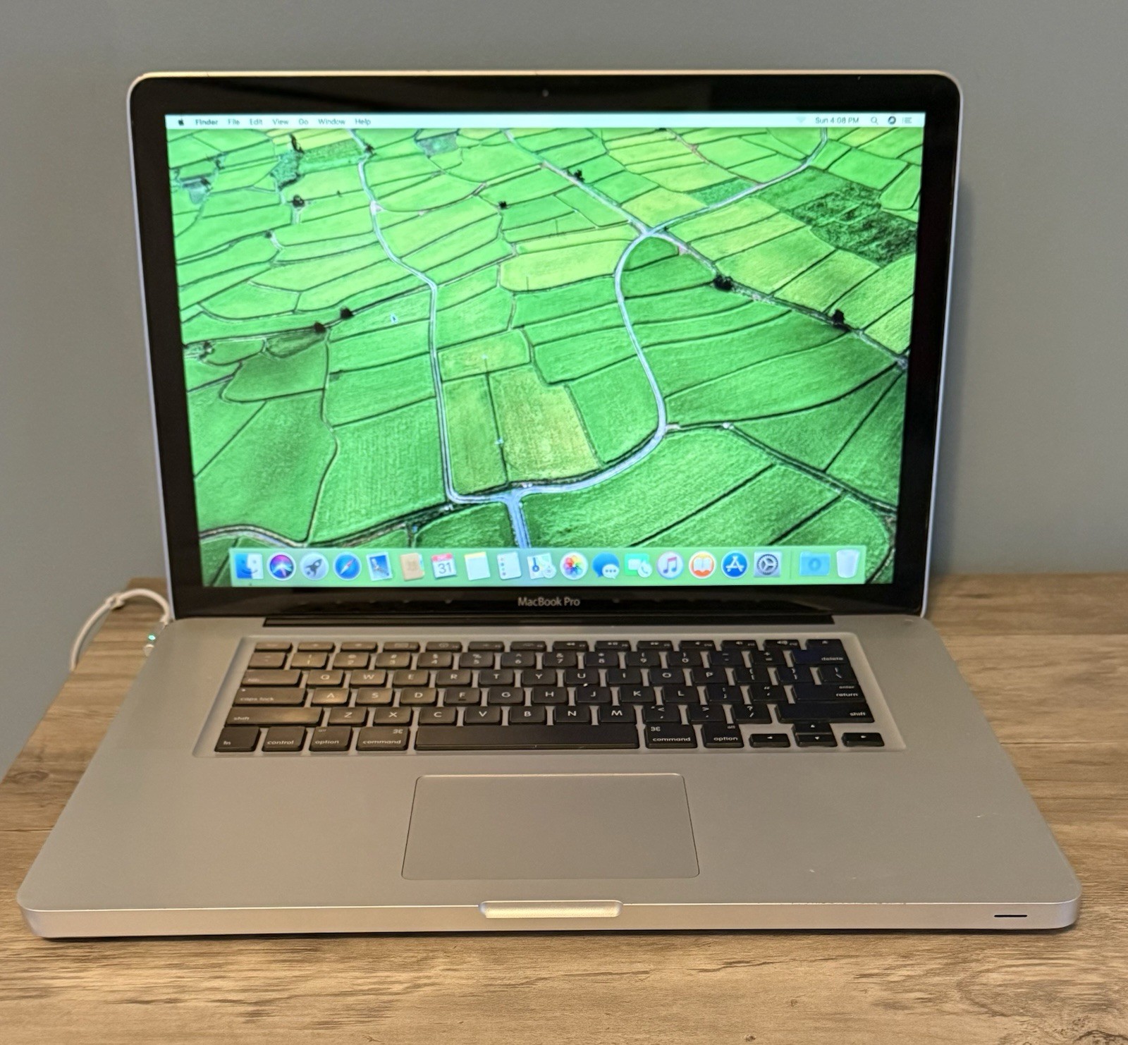 Apple MacBook Pro 15”  | 2.4GHz  i5 4GB 500GB | 5517