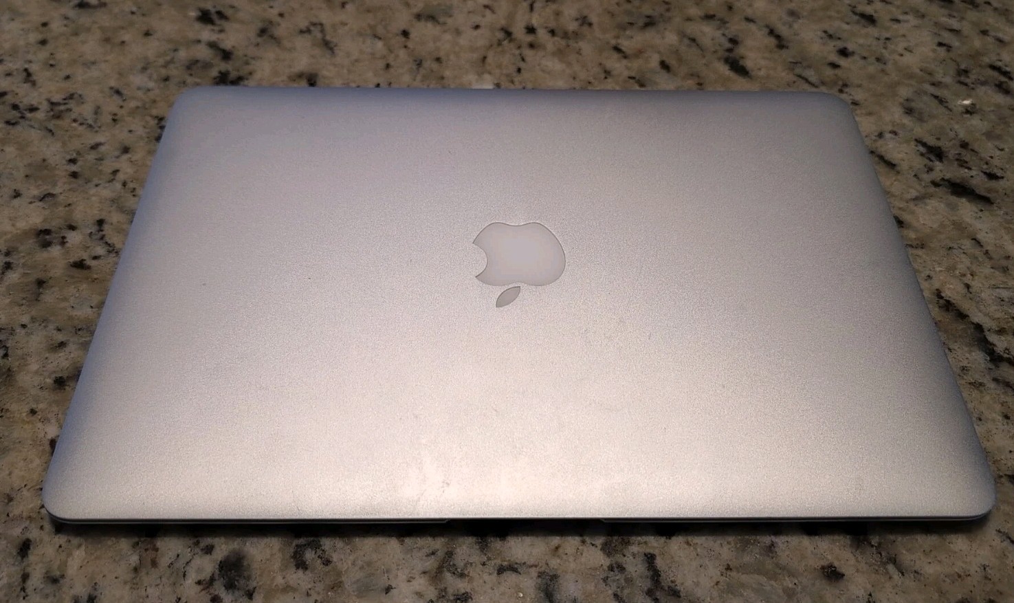 Apple MacBook Air 13” 1.6GHz i5 4GB RAM 128GB SSD – Pristine Condition