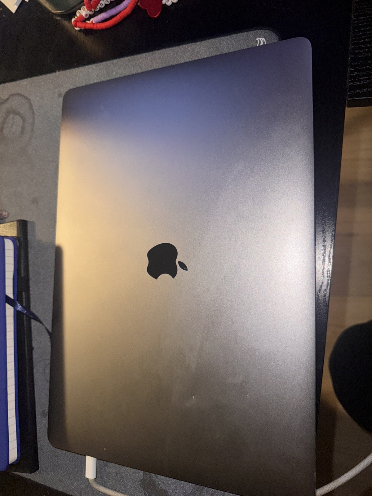Apple MacBook Pro 15in(512GB SSD, Intel Core i7 9th Gen., 2.6GHz, 16GB RAM, AMD