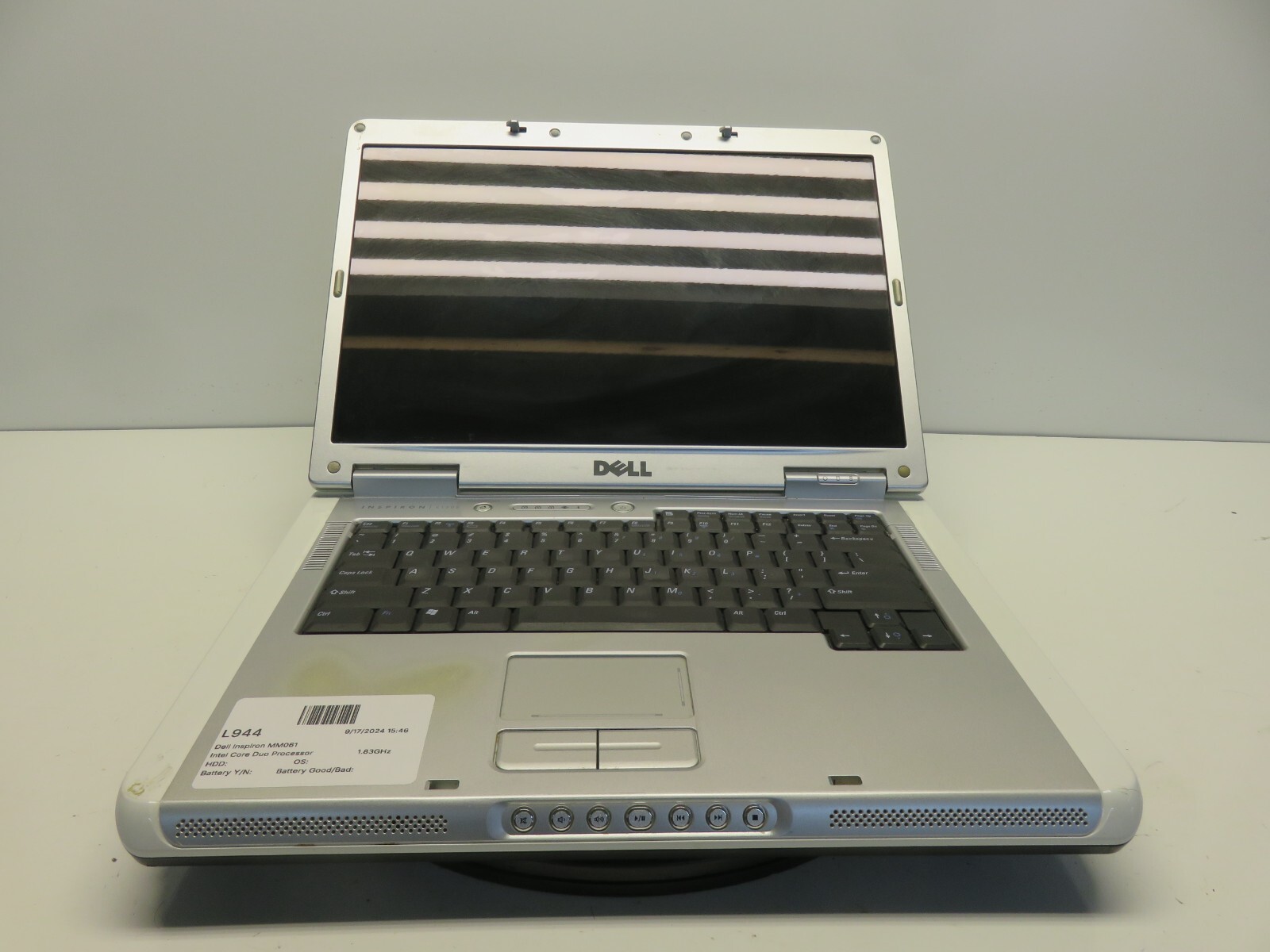 Dell Inspiron MM061 Intel Core Duo Processor  1.83GHz NO HDD No Batt