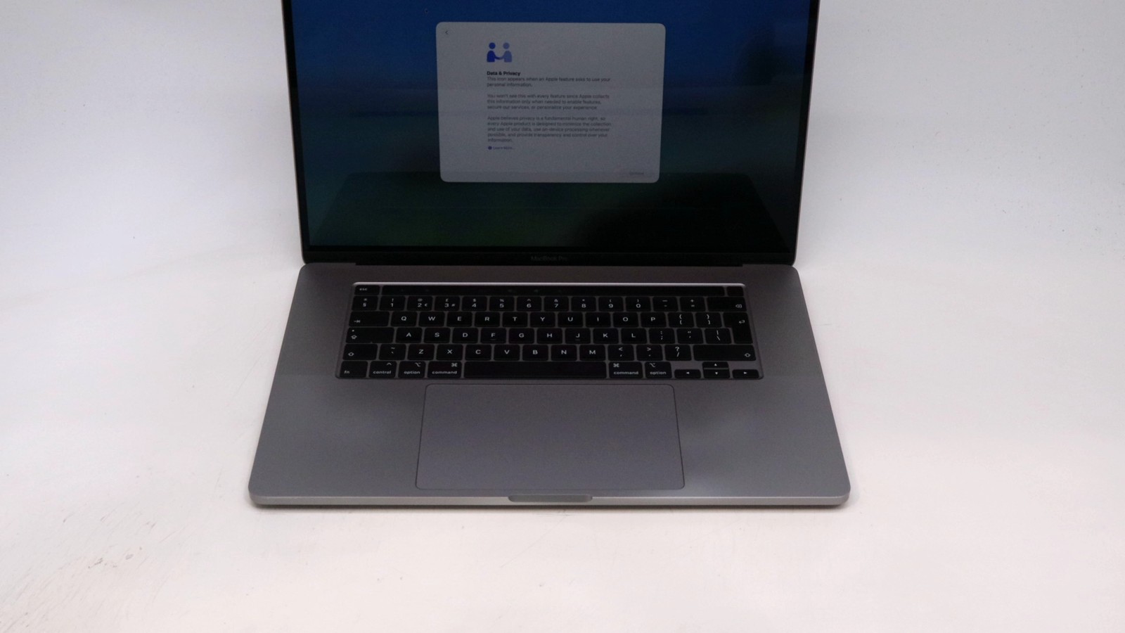 Apple MacBook Pro 16 Core i7 32GB 1TB Gray 2019 – Used Very Good BAD BATTERY