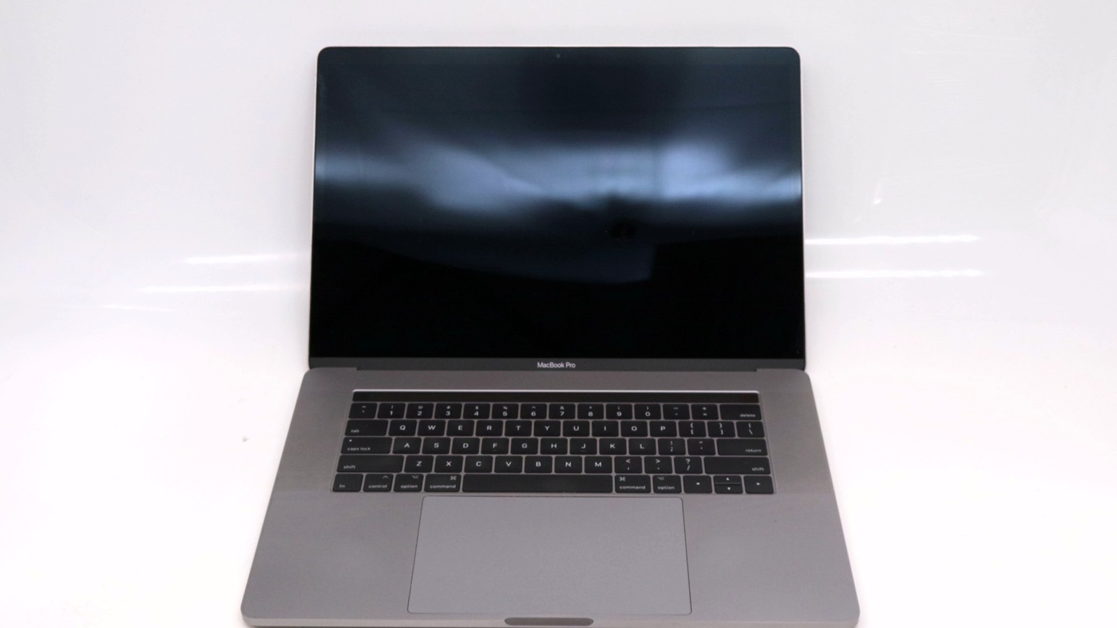 Apple MacBook Pro A1707 15 Core i7 16GB 512GB Gray 2017