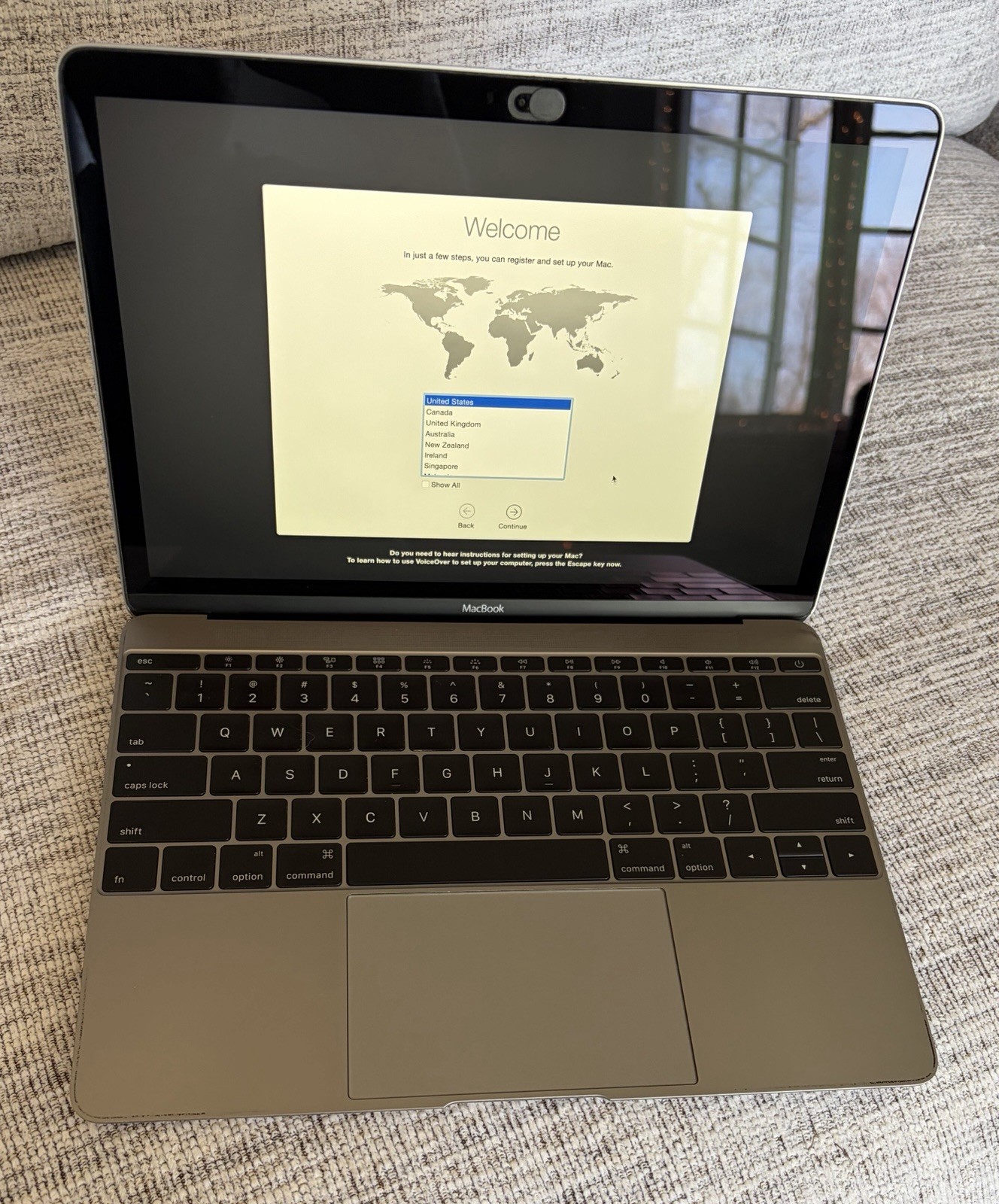 Apple MacBook 12″ Retina 2016 Space Gray m3 1.1GHz 8GB 256GB SSD A1534 Monterey