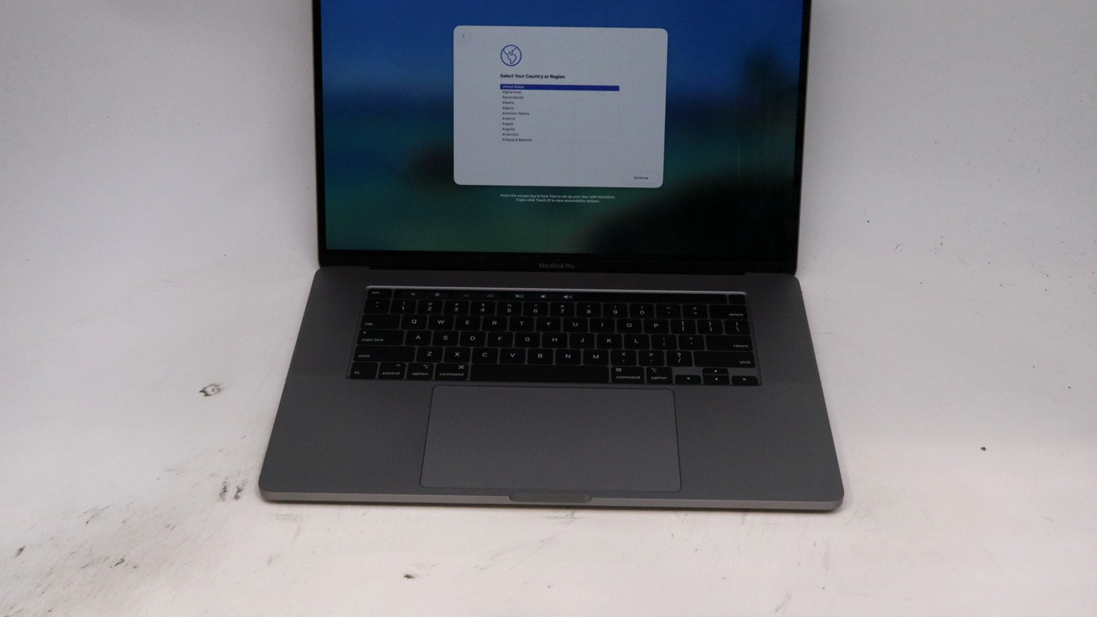 Apple MacBook Pro 16 Core i7 64GB 512GB Gray 2019 – Very Good