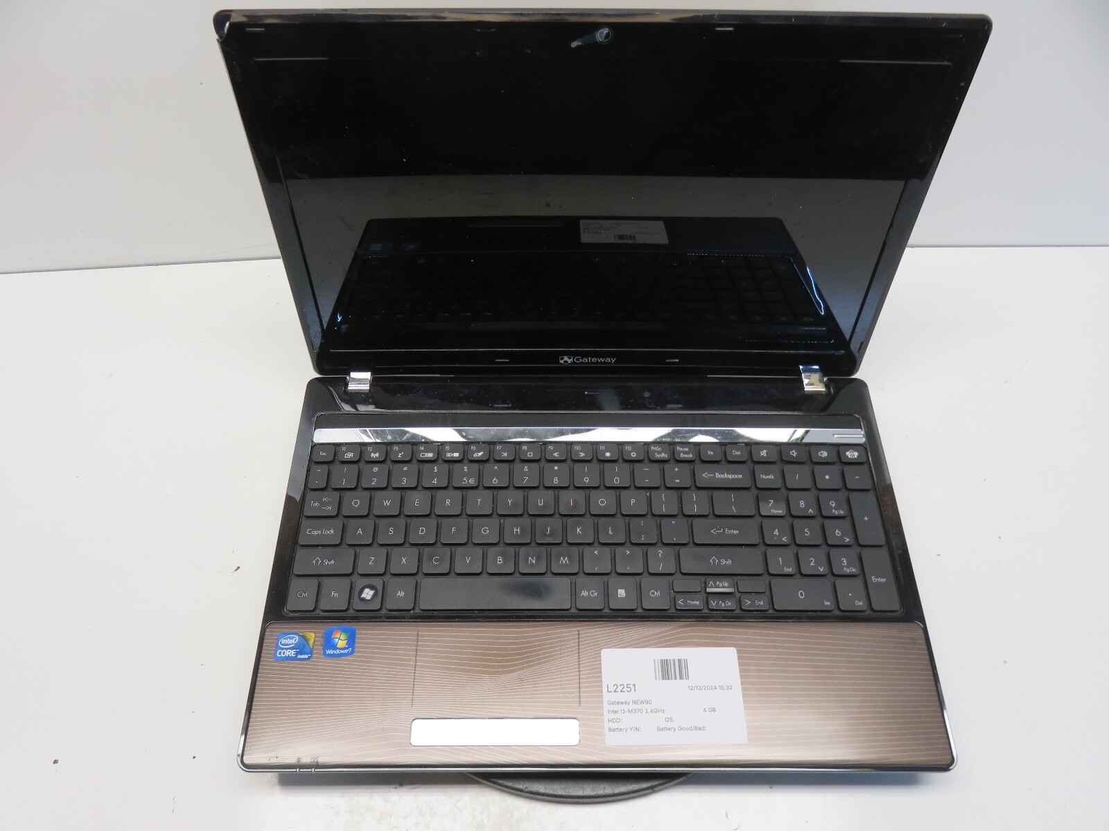 Gateway NEW90 Intel i3-M370 2.4GHz 4 GB NO HDD No Batt