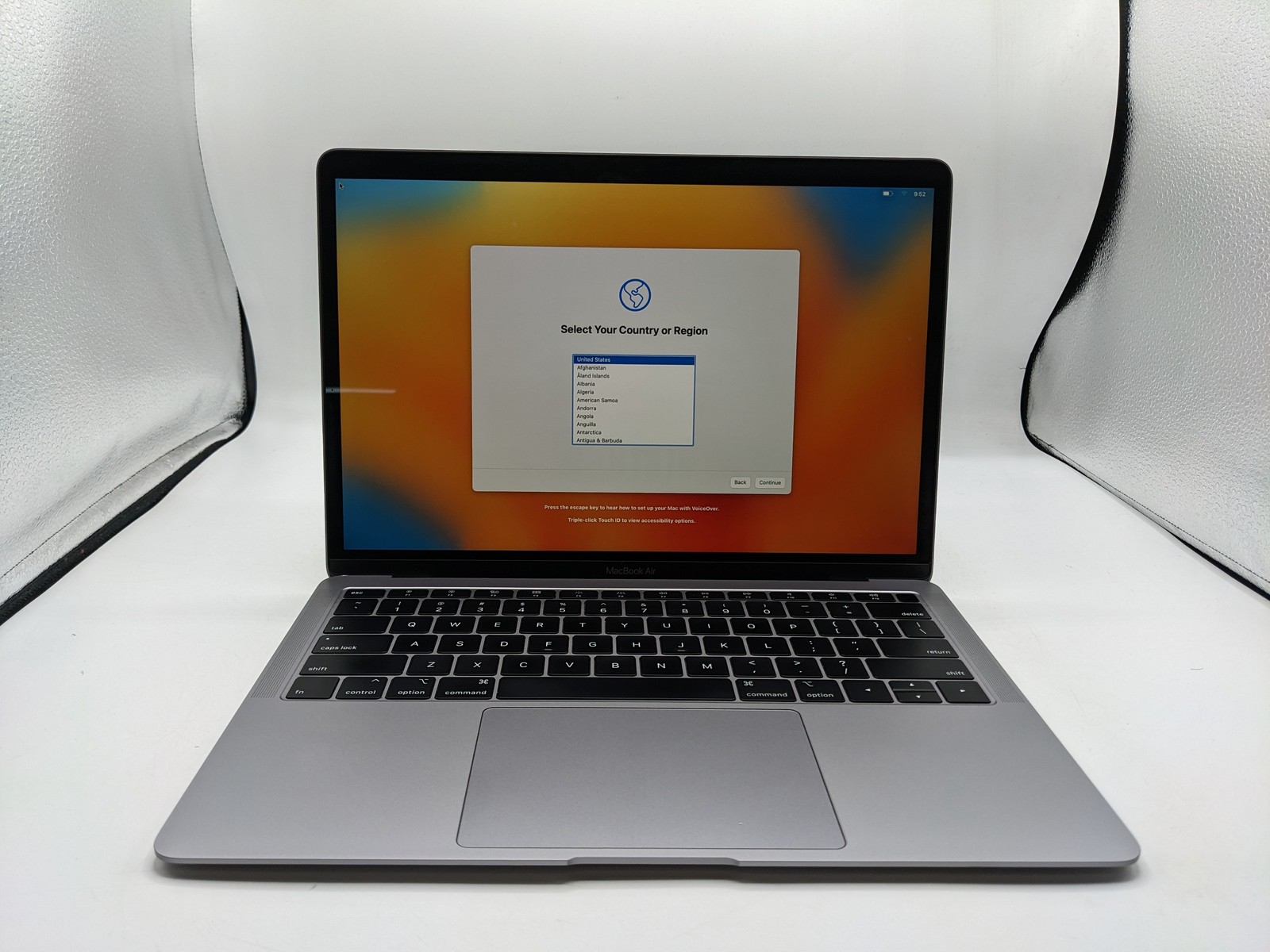 Apple MacBook Air A1932 – 2019 – i5 1.60GHz – 16GB RAM – 256GB SSD – Grade D