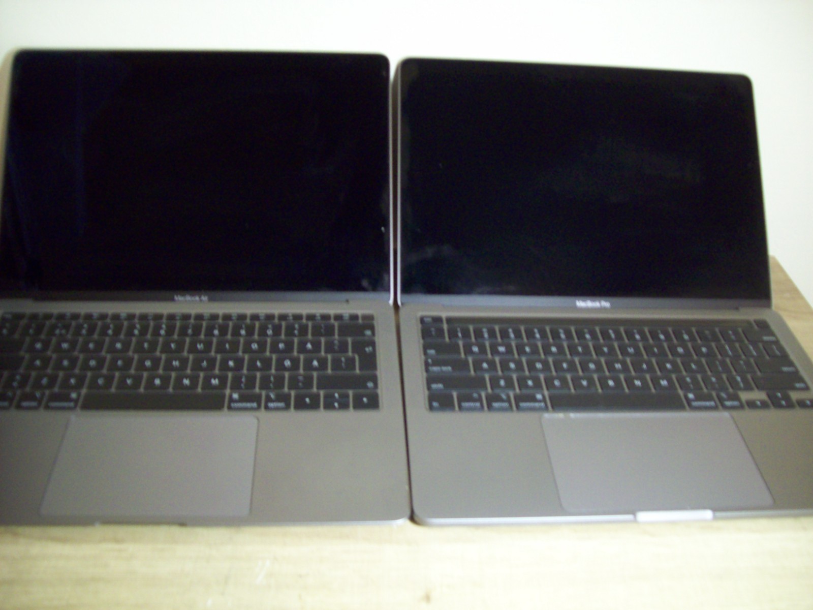 Apple MacBook Pro 13″ Apple MacBook  AIR 13″ For PARTS  & REPAIR A1932 & A2251