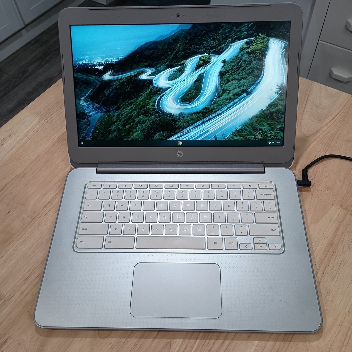 HP Chromebook 14″ ***READ DESCRIPTION*** (14-AK040WM)