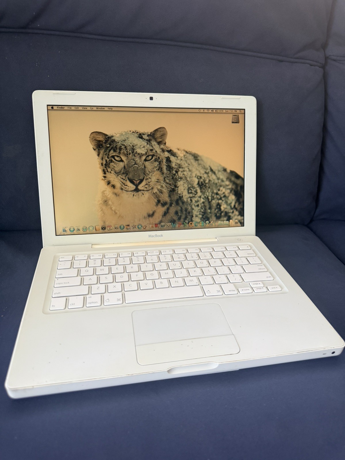 APPLE MACBOOK A1181 13” 120GB HDD, 2GB RAM