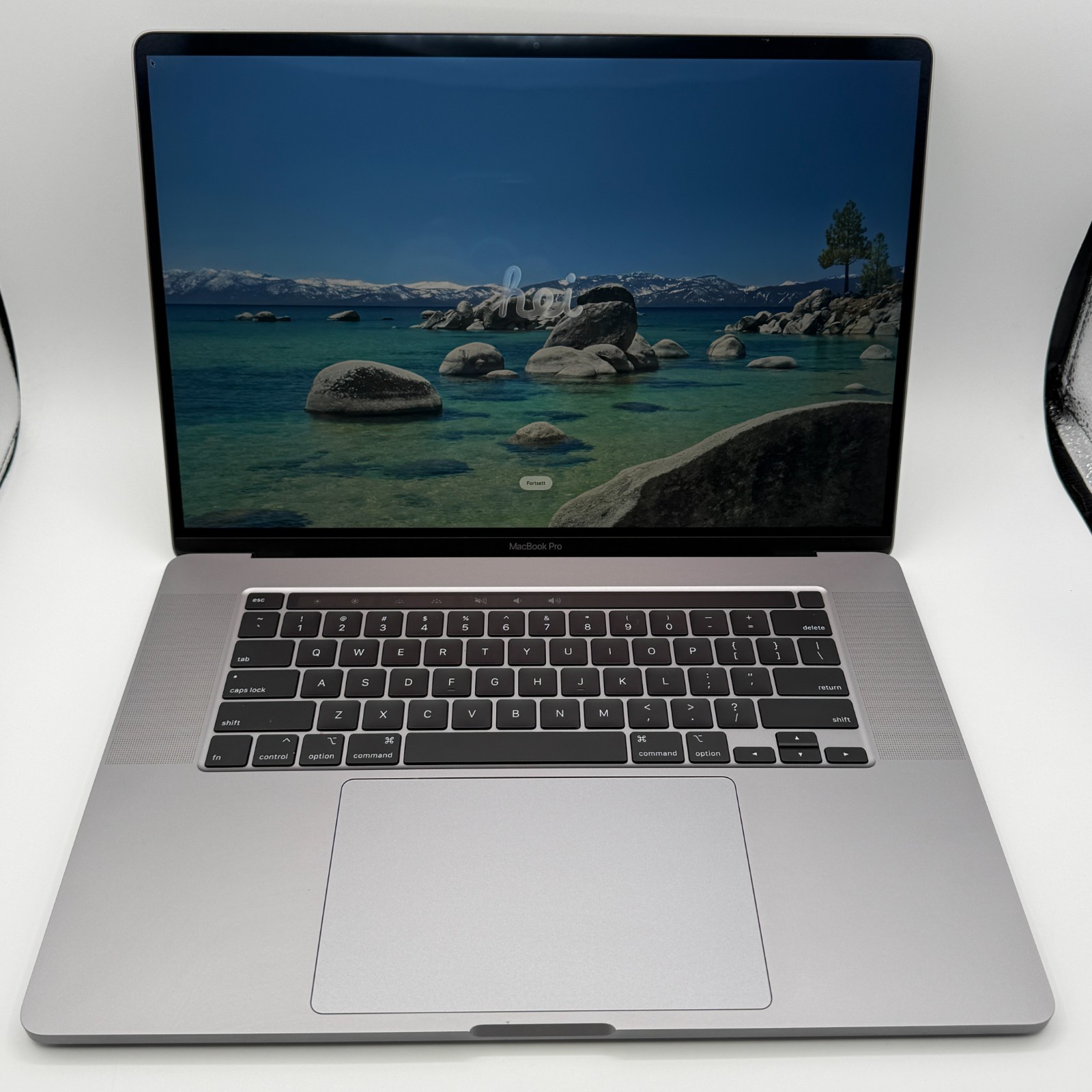 Apple MacBook Pro 2019 16″ | 2.6 i7 | 16GB RAM 512GB | 5300M GPU 4GB | Good