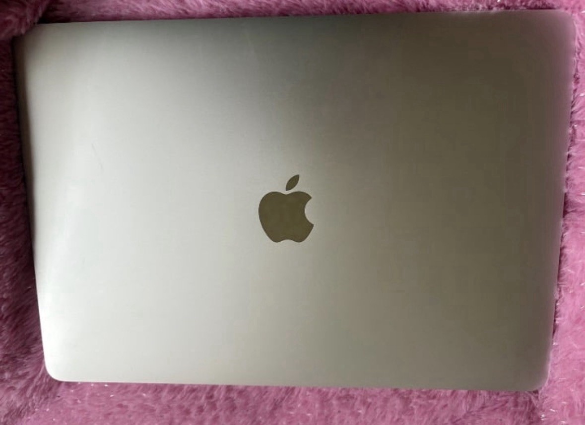Apple MacBook Pro 16-inch (2019) – Intel i7 2.6GHz – 16GB RAM – Excellent