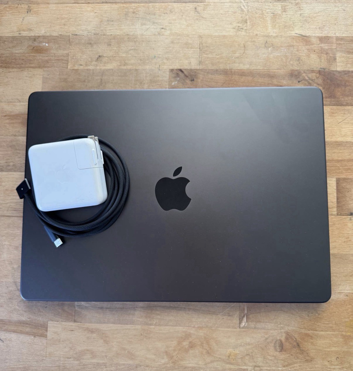 Apple MacBook Pro 14-inch M3 pro chip 1TB SSD