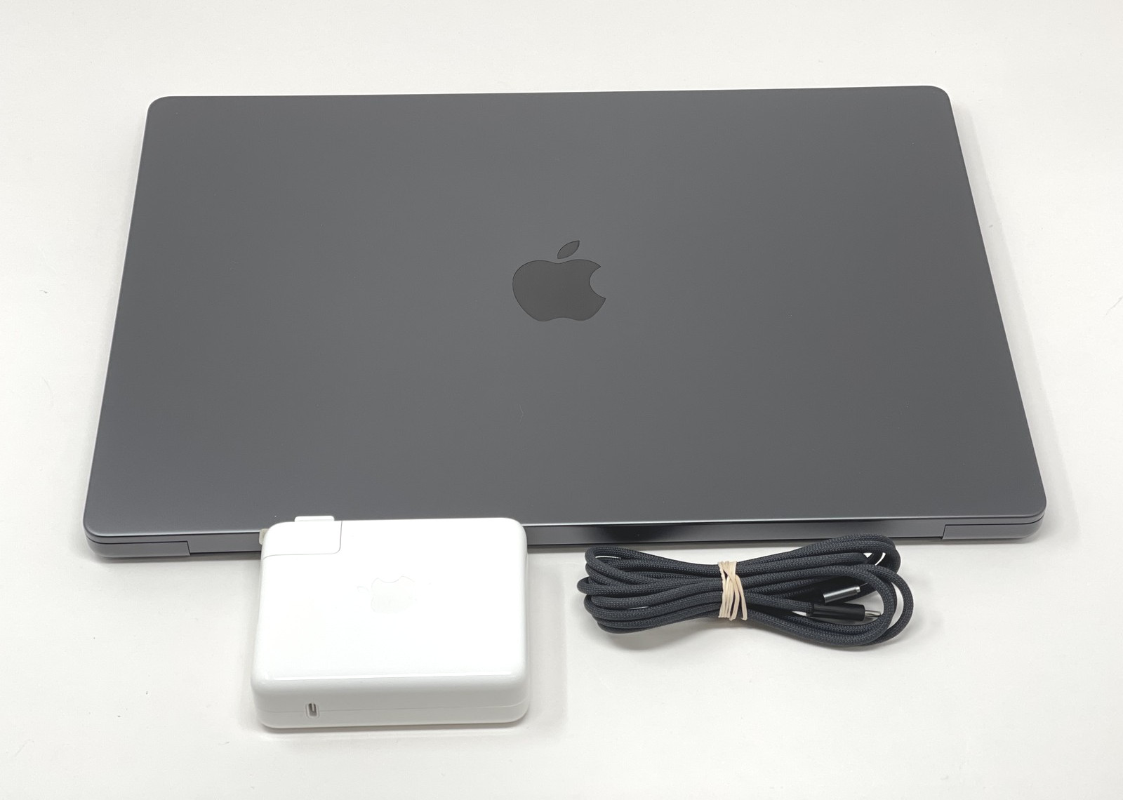 Apple Macbook Pro M4 Pro 14-Core 16in 1TB SSD 24GB 20-Core Space Black Excellent