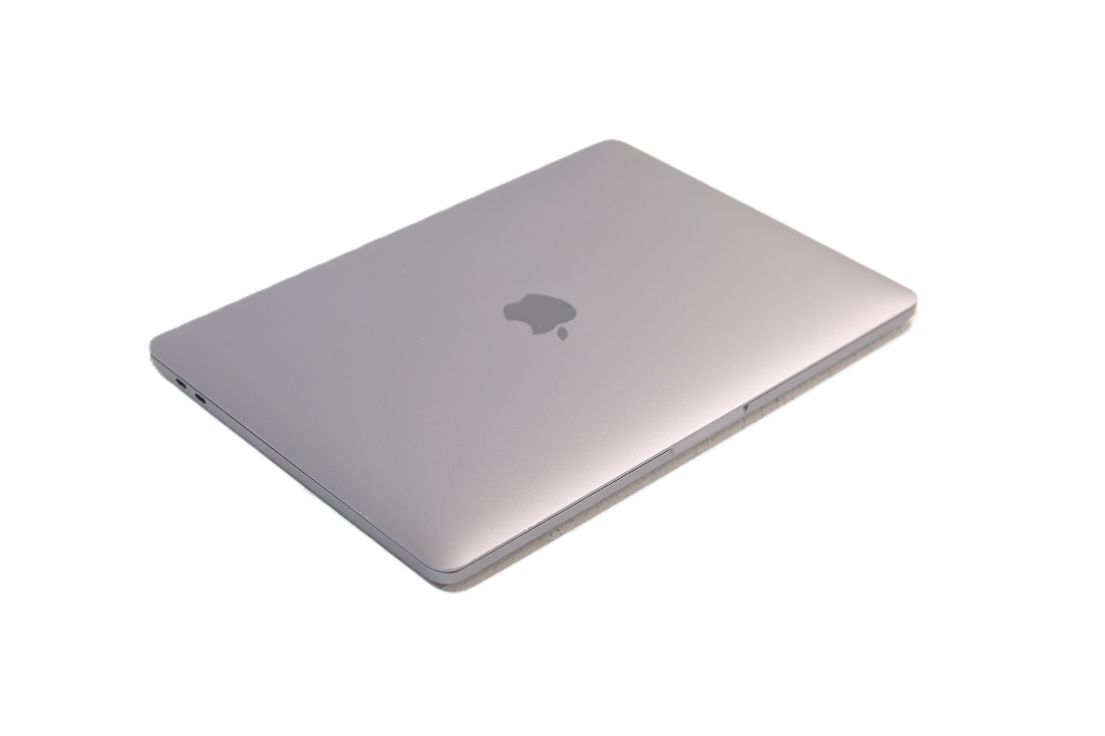 Apple MacBook Pro A2289 13″ i5-8257U 1.40Ghz 8GB RAM 256GB Solid State Drive