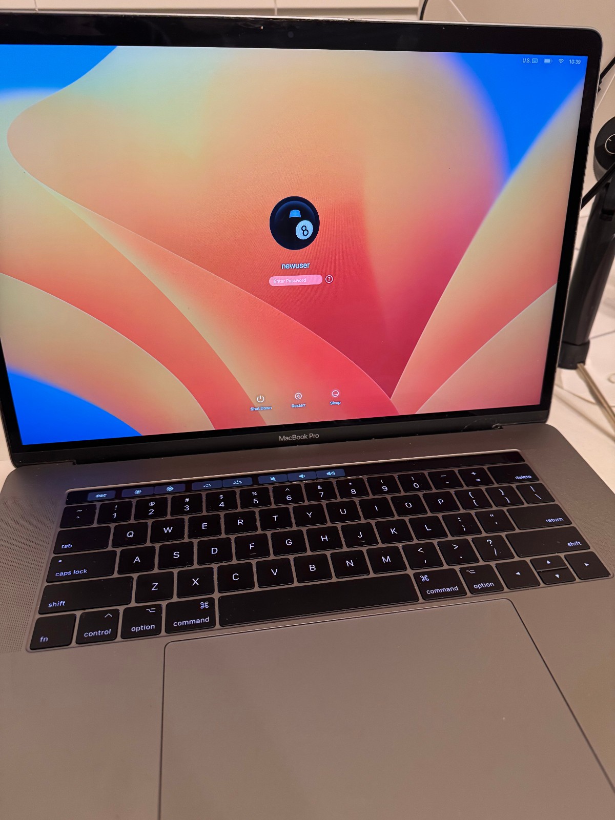 APPLE MACBOOK PRO A1707 15″ 2015 Quad-CORE INTEL I7 2.9GHZ, 16GB LPDDR3, 512GB
