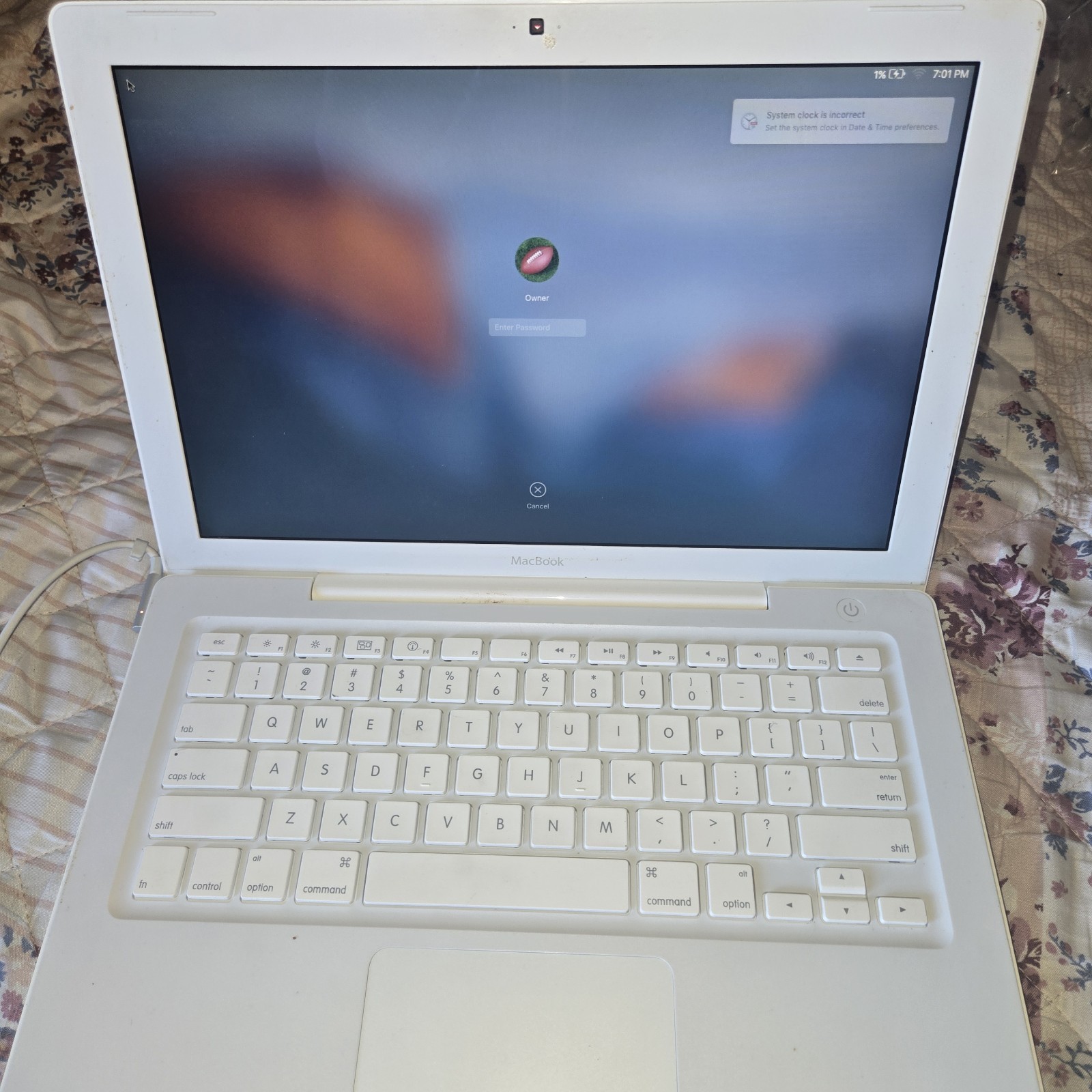 Apple Macbook Laptop 13.3 Computer Tested