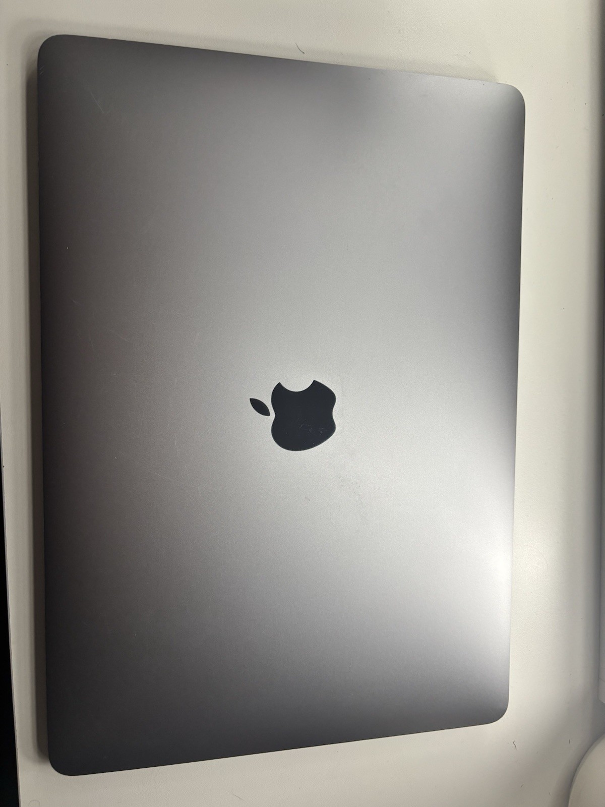 Apple MacBook 13″ Space Gray Laptop SSD USB-C Webcam Bluetooth Wi-Fi Speakers