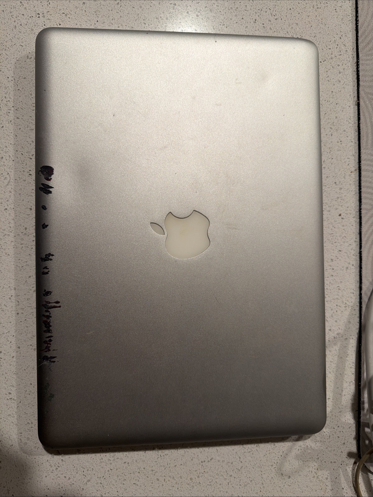Apple MacBook Pro 15 in 2011 Silver/Intel Core i7 2.00 GHz, 500 GB 4 GB AMD…