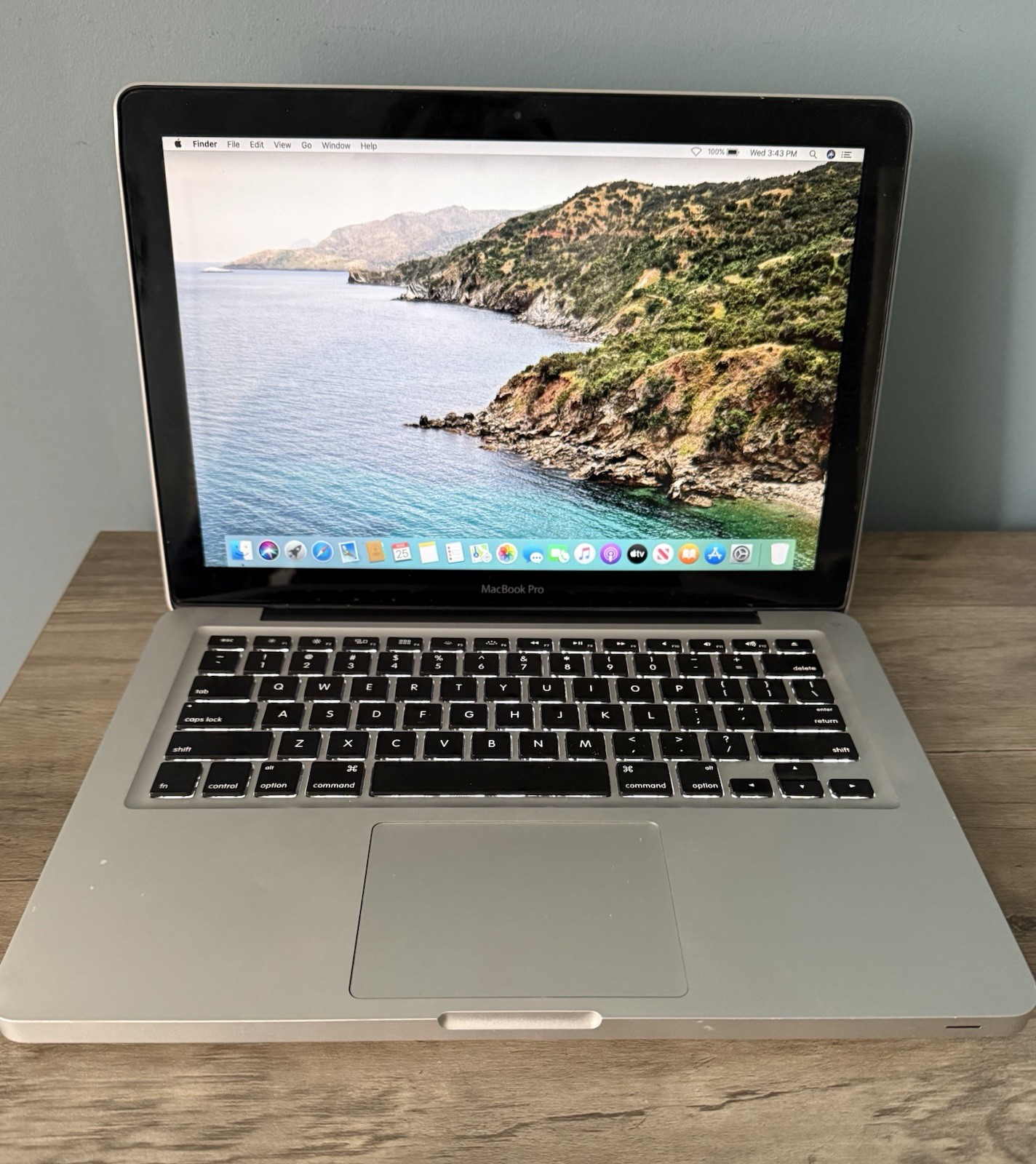 Apple MacBook Pro 13”  | 2.5GHz Dual-Core i5 | 6GB 250GB SSD | 9148f