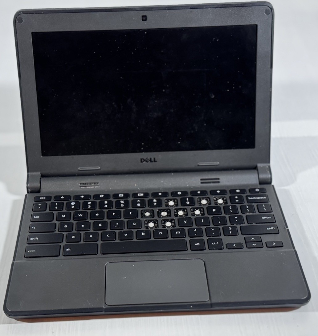 Dell Chromebook 11 NHUSD 5674 Laptop For Parts / Powers On Broken Screen #box1