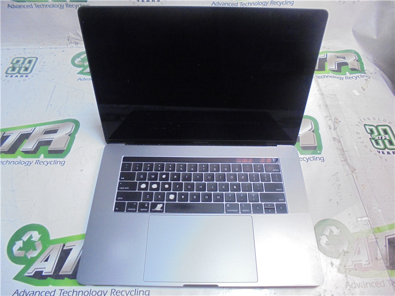 Apple MacBook Pro A1990 Laptop i7-8750H 2.2GHz 32GB RAM 512GB SSD macOS Sequoia