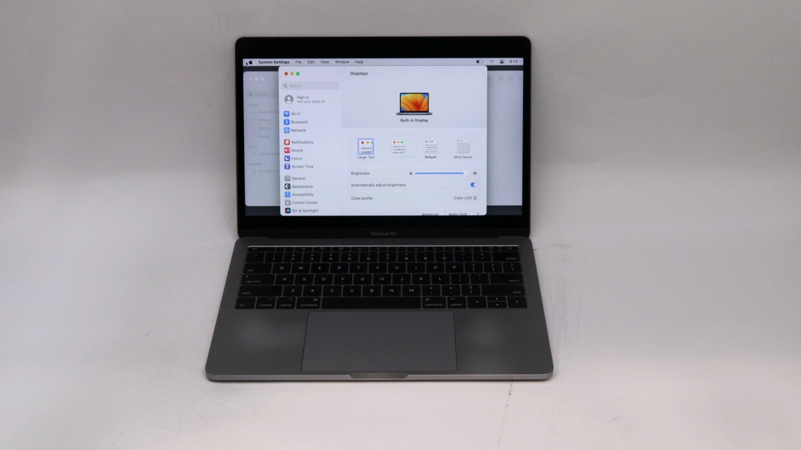 Apple MacBook Pro Retina 13″ i7 16GB SSD 256GB Gray 2017 Grade C BAD BATTERY