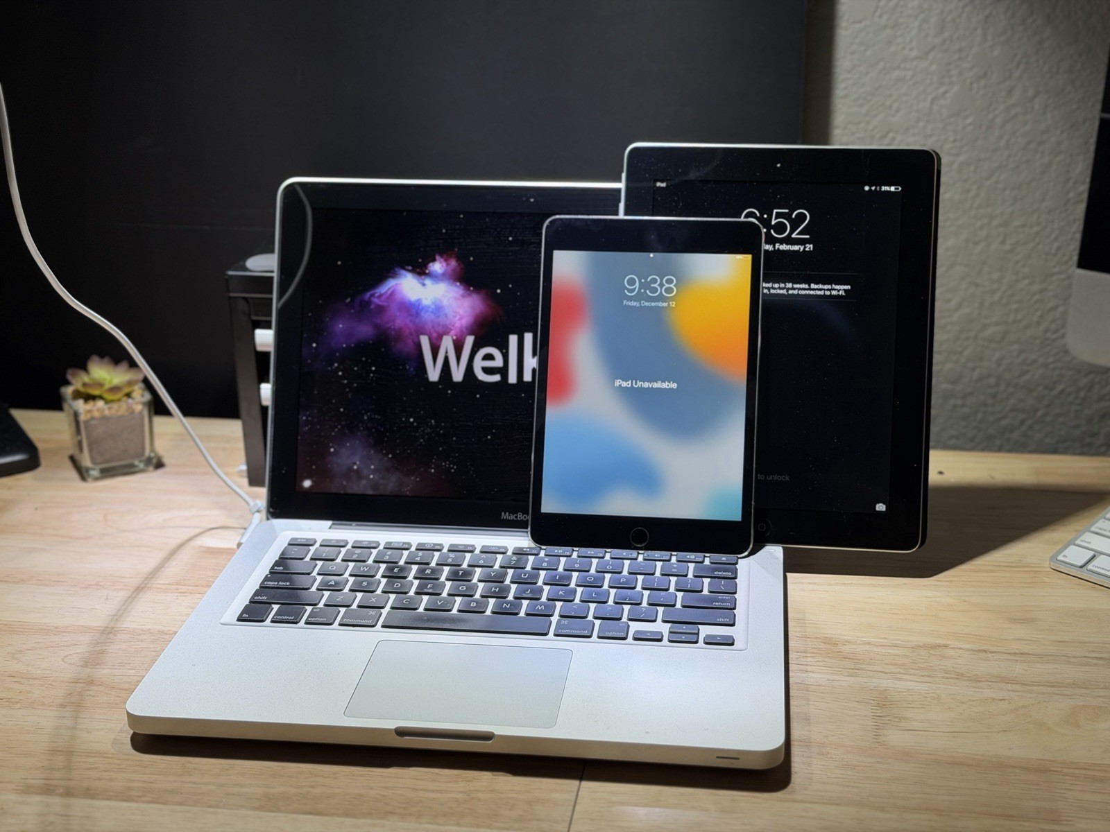 Apple MacBook Pro and iPad Pro Lot of 3 Untested for Parts