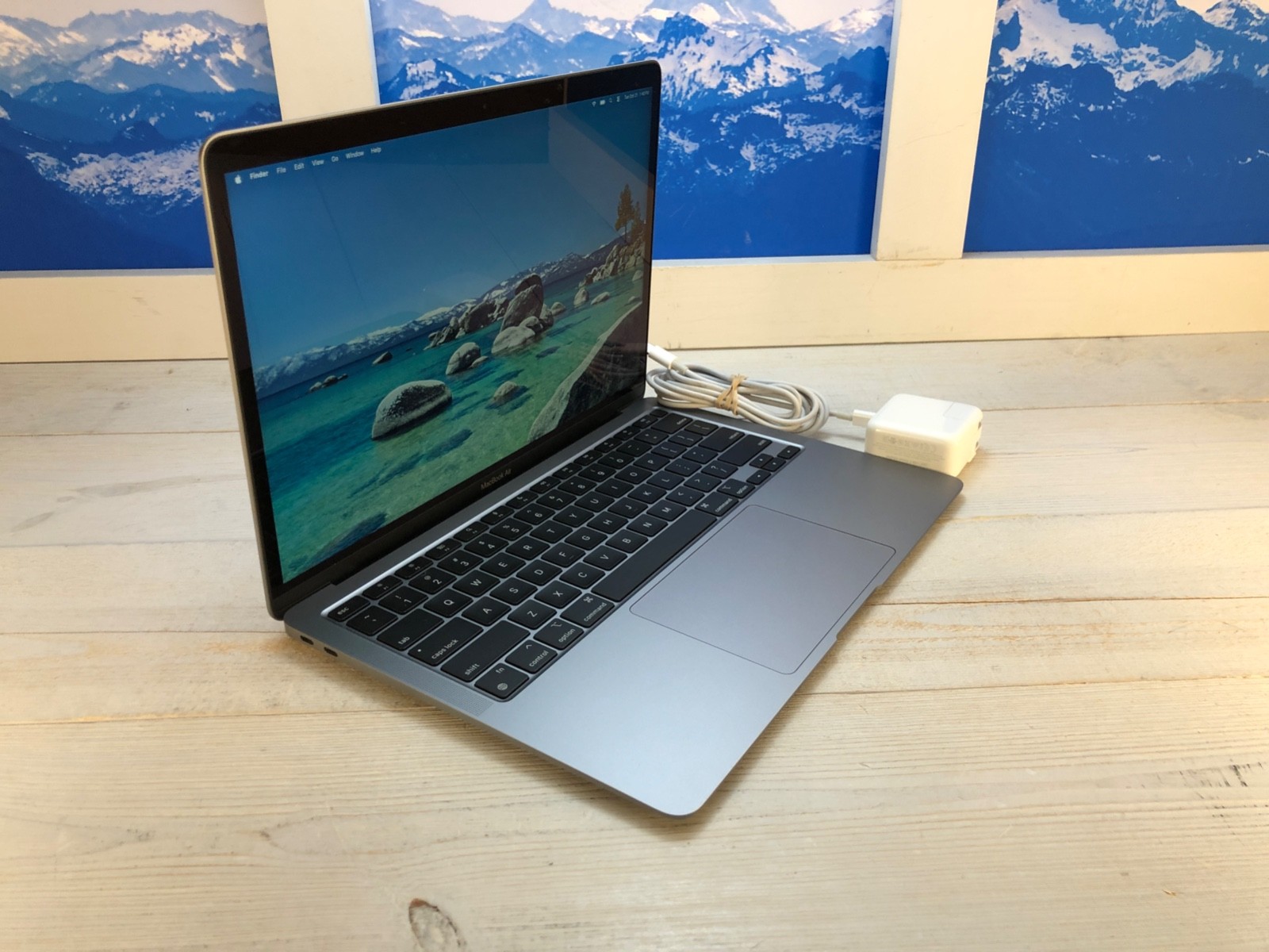 Apple MacBook Air 2020 13″ Laptop M1 256GB SSD 8GB RAM Space Gray 55 Cycles
