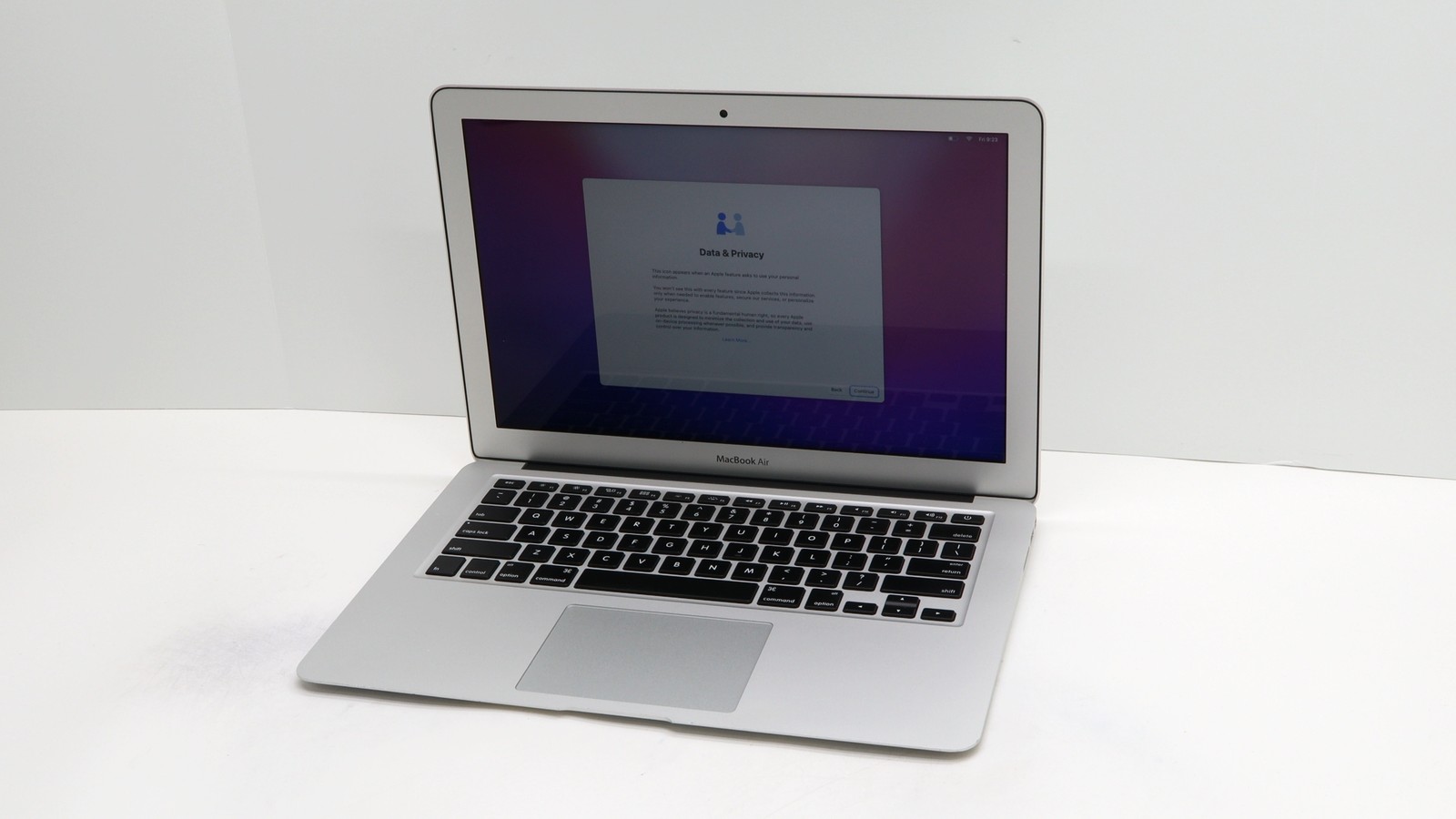 Apple MacBook Air 13 Core i5 8GB 256GB Silver 2015 – Used Good BAD BATTERY