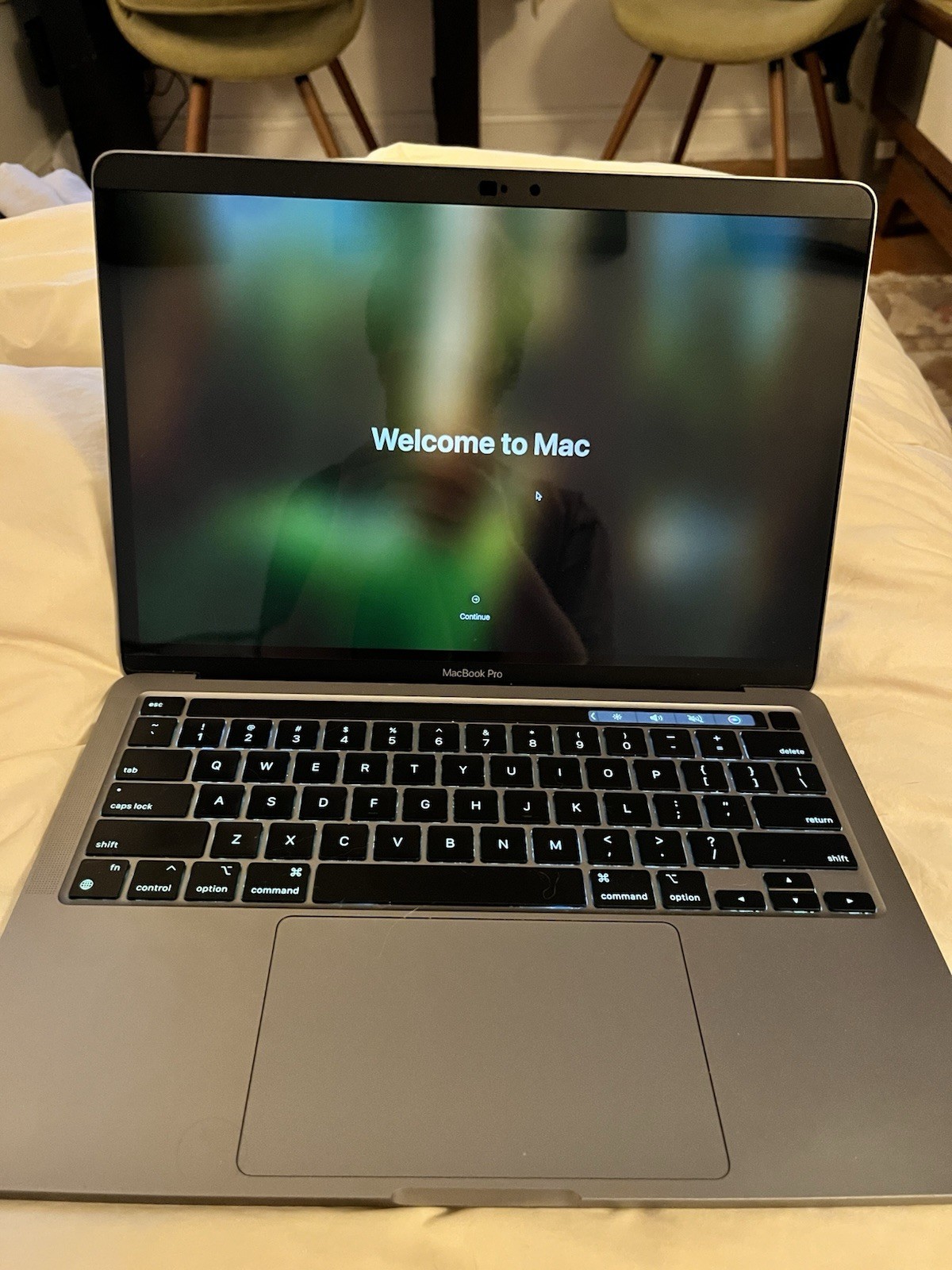 Apple MacBook Pro 13 Touch Bar 2020 M1 8-Core CPU 8-Core GPU 16GB 512GB Stone