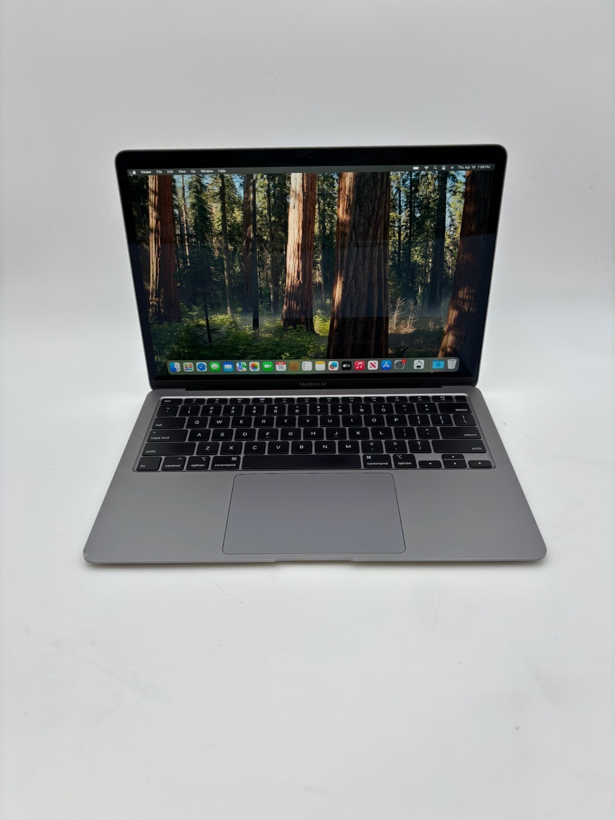 2020 Apple MacBook Air 13.3″ Intel Core i7 16 GB RAM 512 GB SSD Space Gray