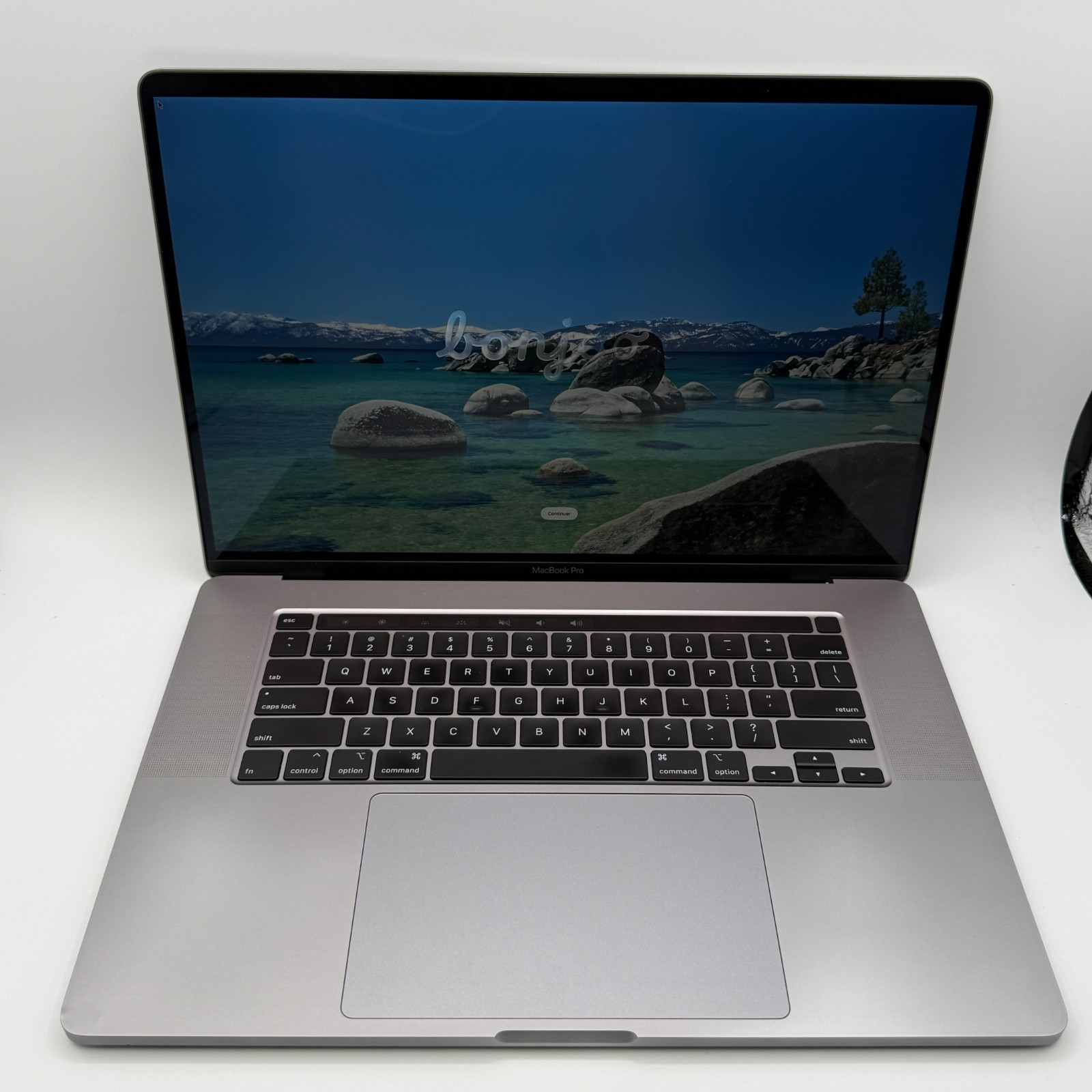 Apple MacBook Pro 2019 16″ | 2.6 i7 | 16GB RAM 512GB | 5300M GPU 4GB | Good