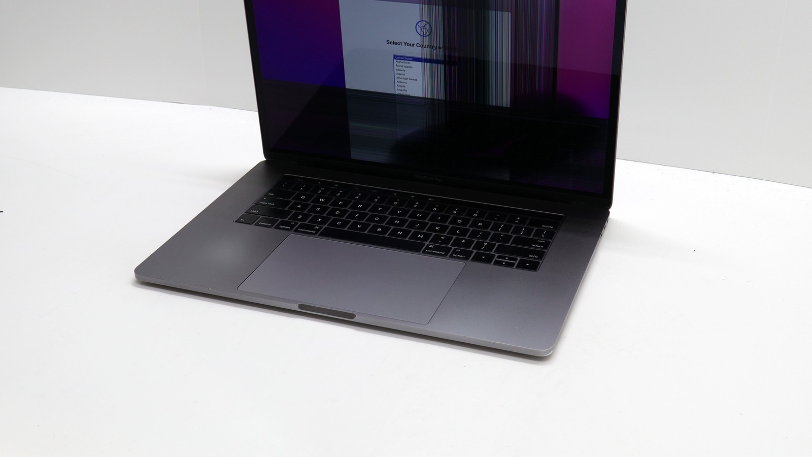 Apple MacBook Pro A1707 15 Core i7 16GB 2048GB Gray 2016