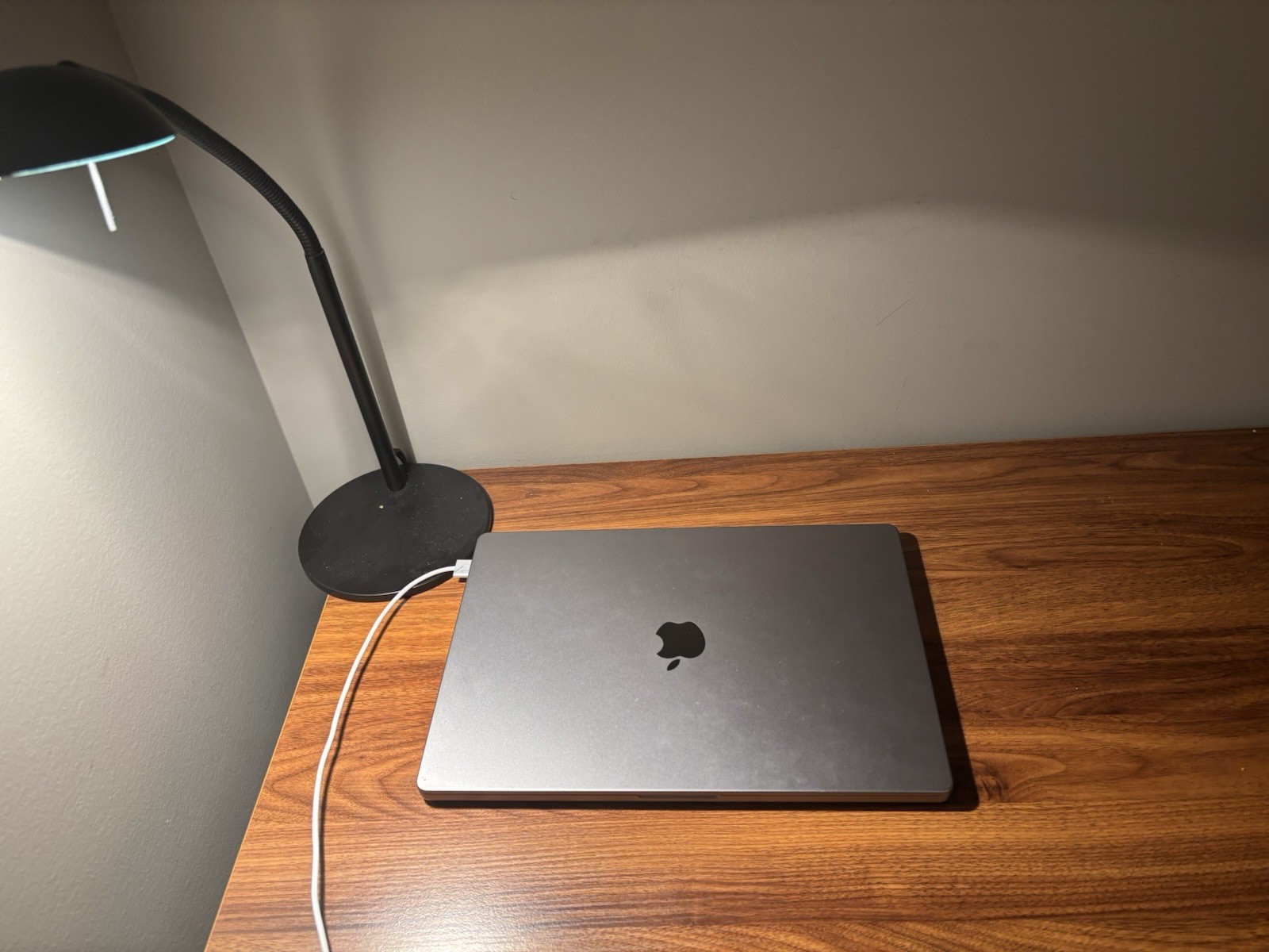 Apple MacBook Pro 16-inch 2021 M1 Pro 16GB Silver Laptop, used