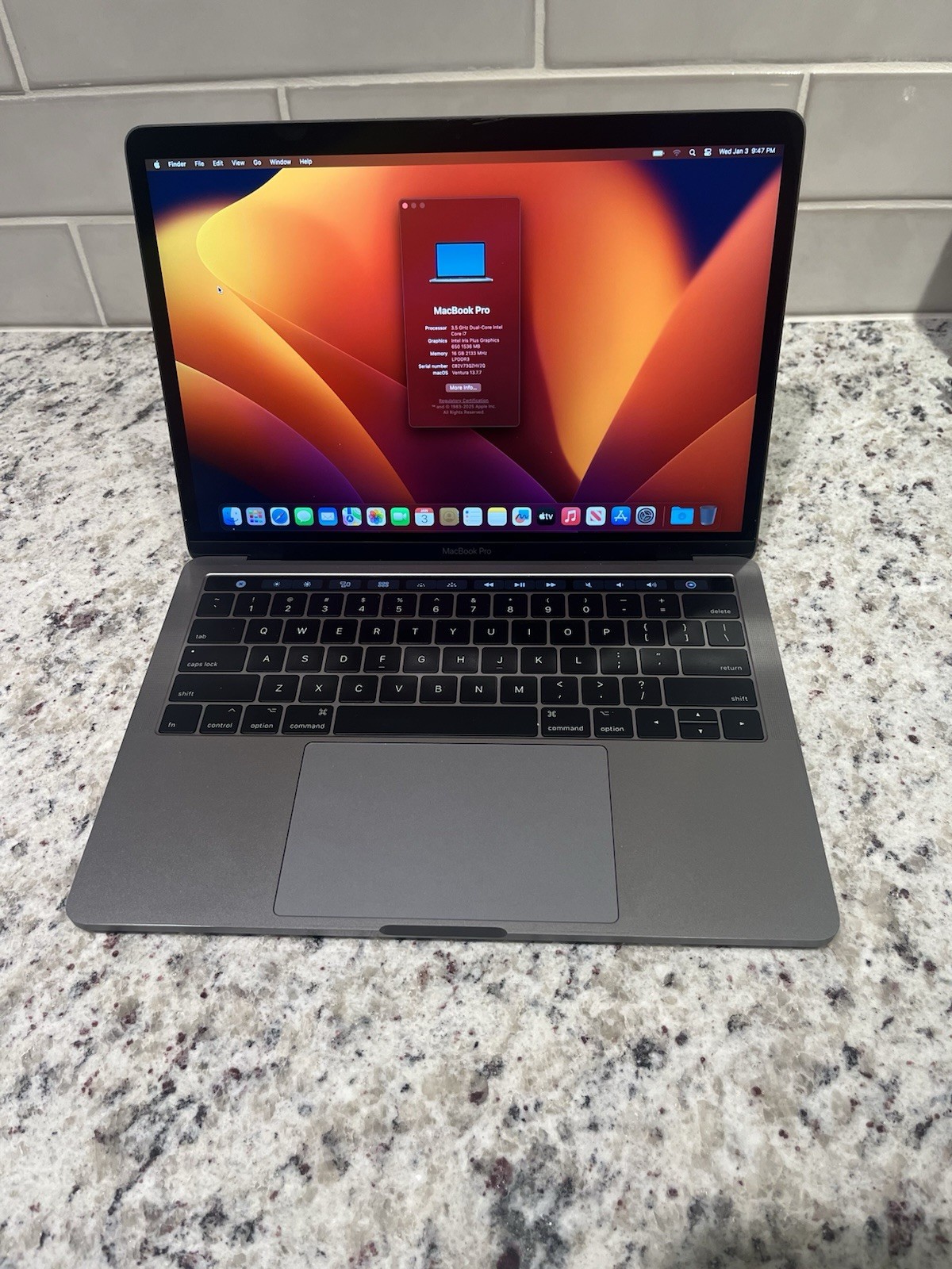 APPLE MACBOOK PRO A1706 2017 i7 3.5GHz 16GB 512GB – Small Line On Screen