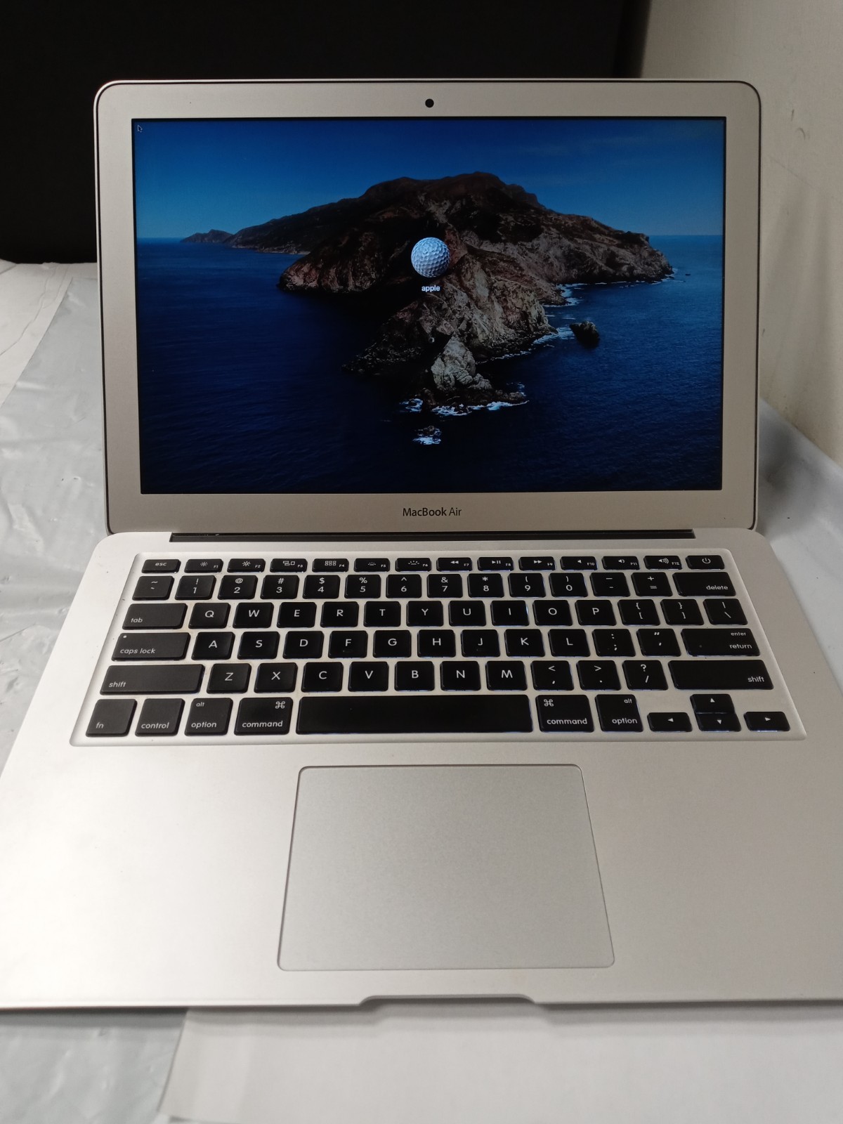 Apple MacBook Air 13 Core i5 1.6GHz 8gb RAM 128gb SSD Monterey A1466