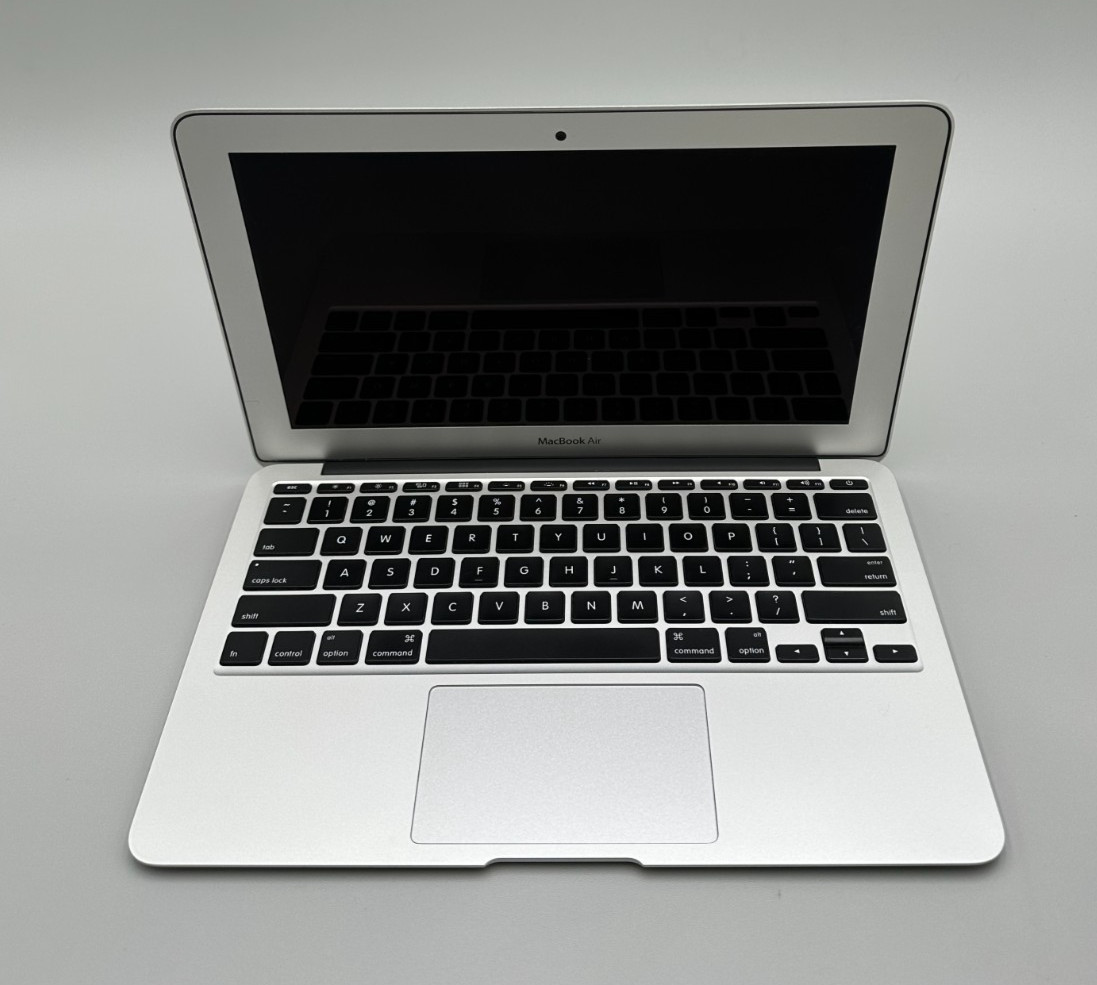 Apple MacBook AIR 11″ 2013 A1465 i5-4250U 1.3GHz 4GB DDR3 128GB Silver Fair/Dent