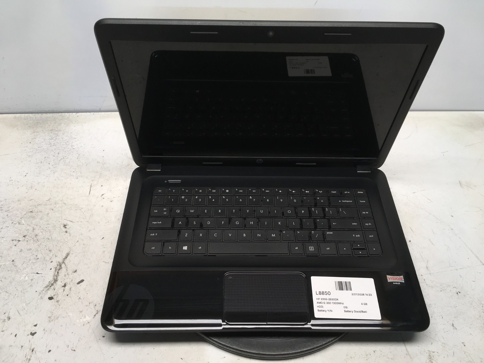 HP 2000-2B30DX AMD E-300 1300MHz 4 GB NO HDD