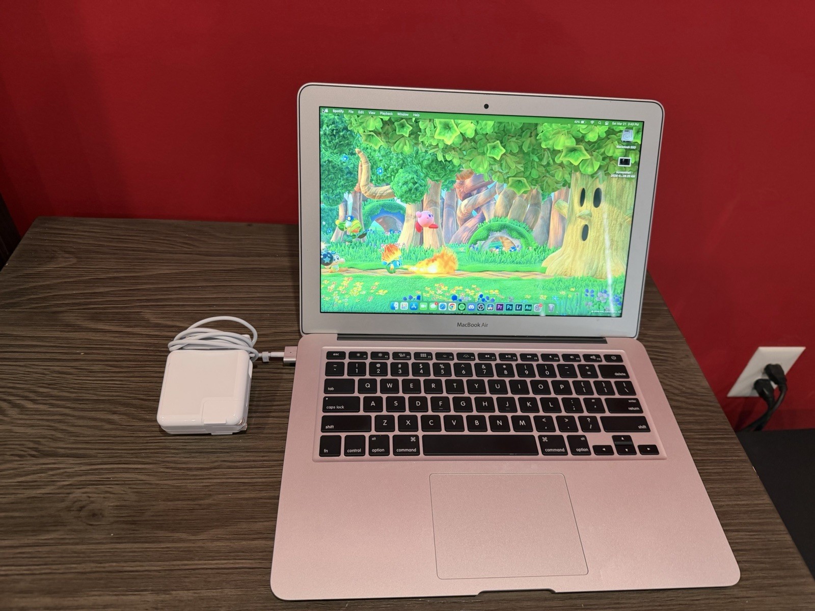 Apple Macbook Air 13” 2017 (Intel i5 8GB RAM 256GB SSD) Great 95% Battery Health