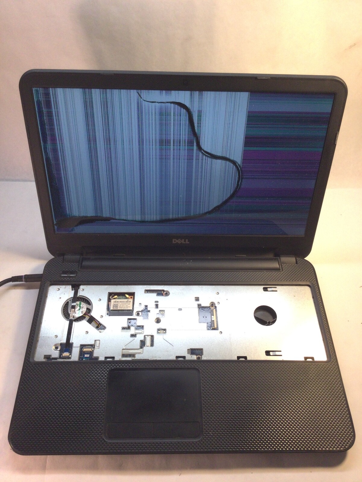 Dell Inspiron 3537 15″ Laptop Intel Celeron Dual-Core-NO KB, BAD DISPLAY -MZ