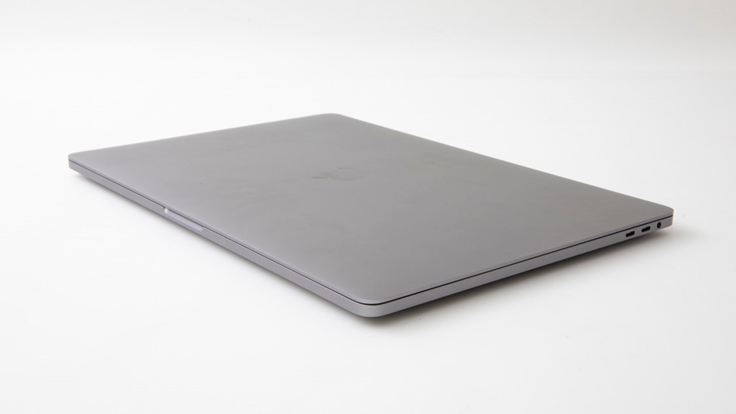 Apple MacBook Pro A2141 16″ i9-9th Gen 2.4Ghz. 16GB RAM 1TB SSD