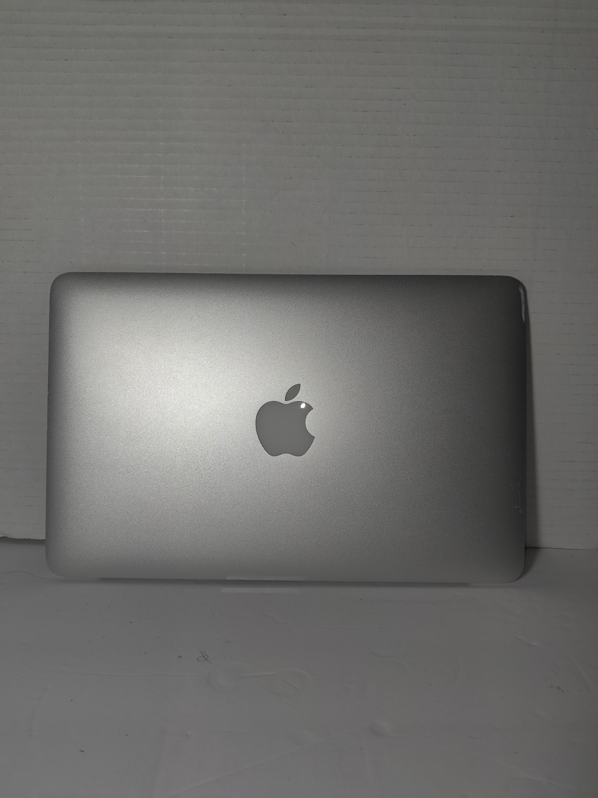 Apple MacBook Air 11″ Early 2014 i5 1.4GHz, 4GB, 120GB SSD – Cleaned & Repasted