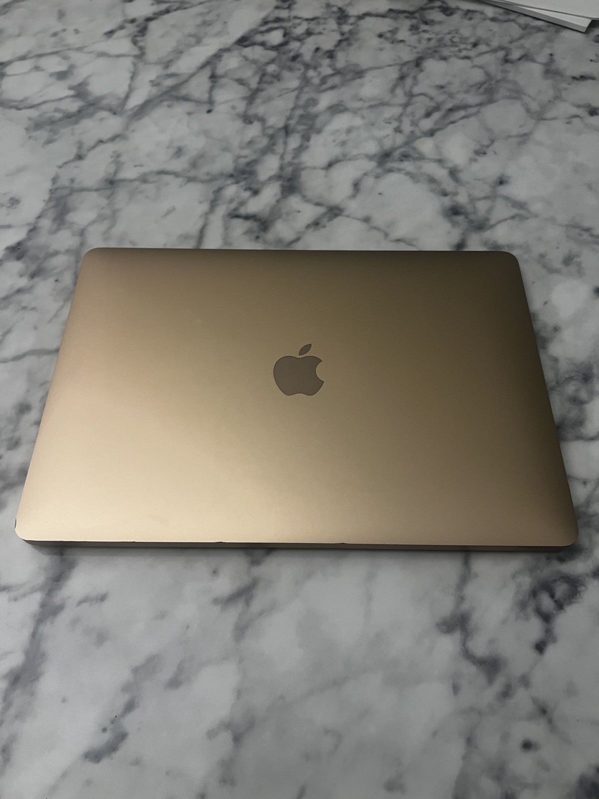 2019 Rose Gold Apple MacBook Air 13.3″ 256GB SSD, Intel Core i5, 1.60 GHz, 8GB