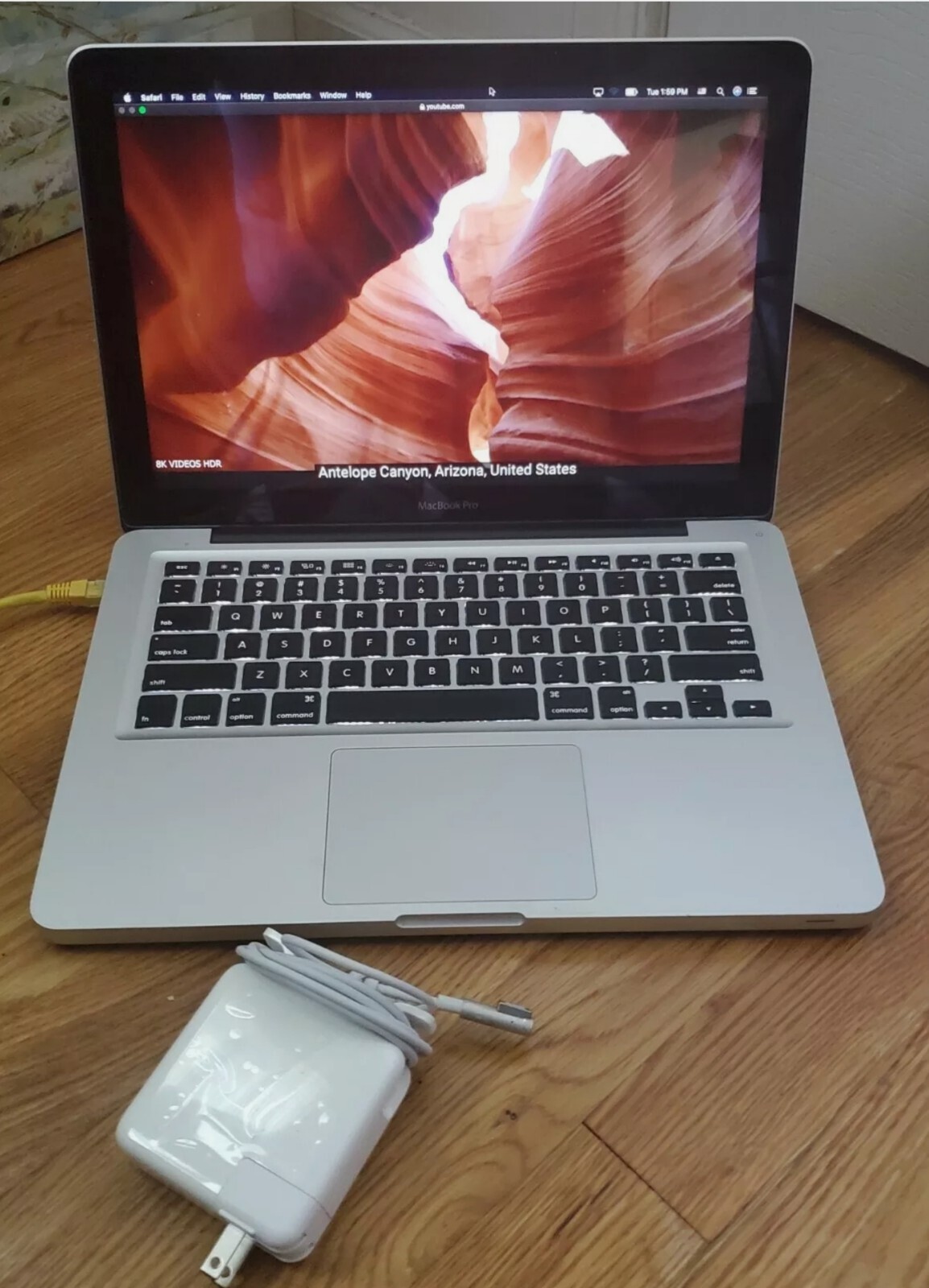 Apple MacBook Pro  2.66GHz core 2 Duo 6GB RAM 500GB  13.3-inch Warranty