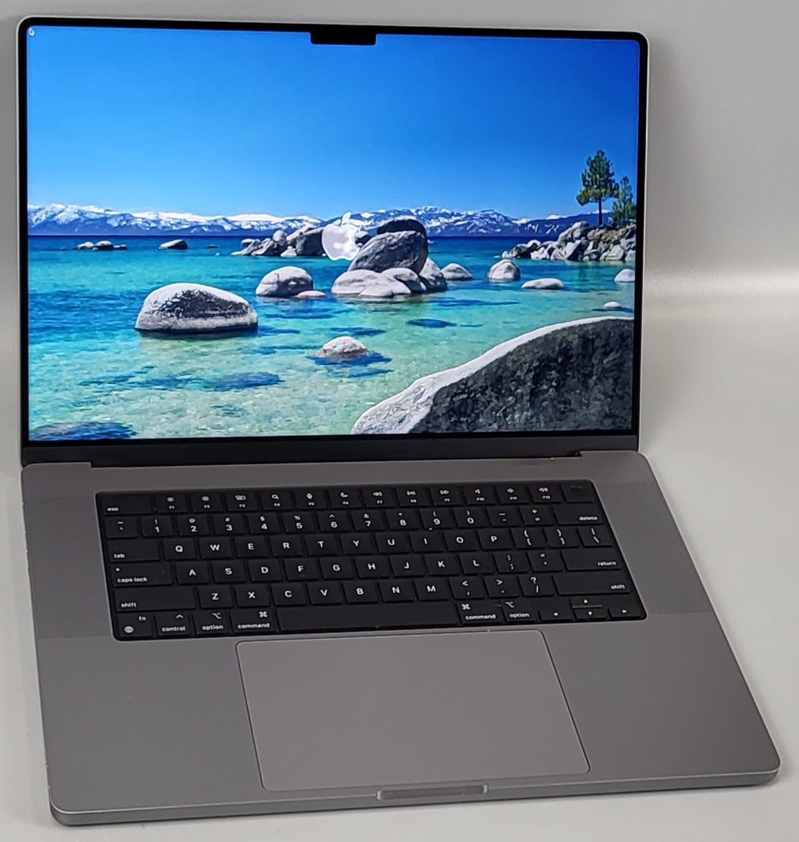 Apple MacBook Pro 16″  2021 Apple M1 Pro 10 Core @ 2.10GHz 16GB RAM 512GB SSD