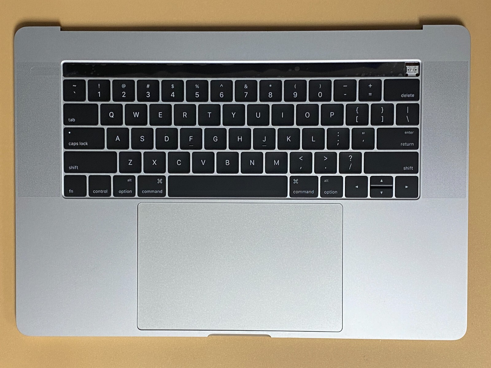 Apple MacBook Pro 15″ A1707 2016 2017 Top Case w/ Keyboard & Battery Silver OEM