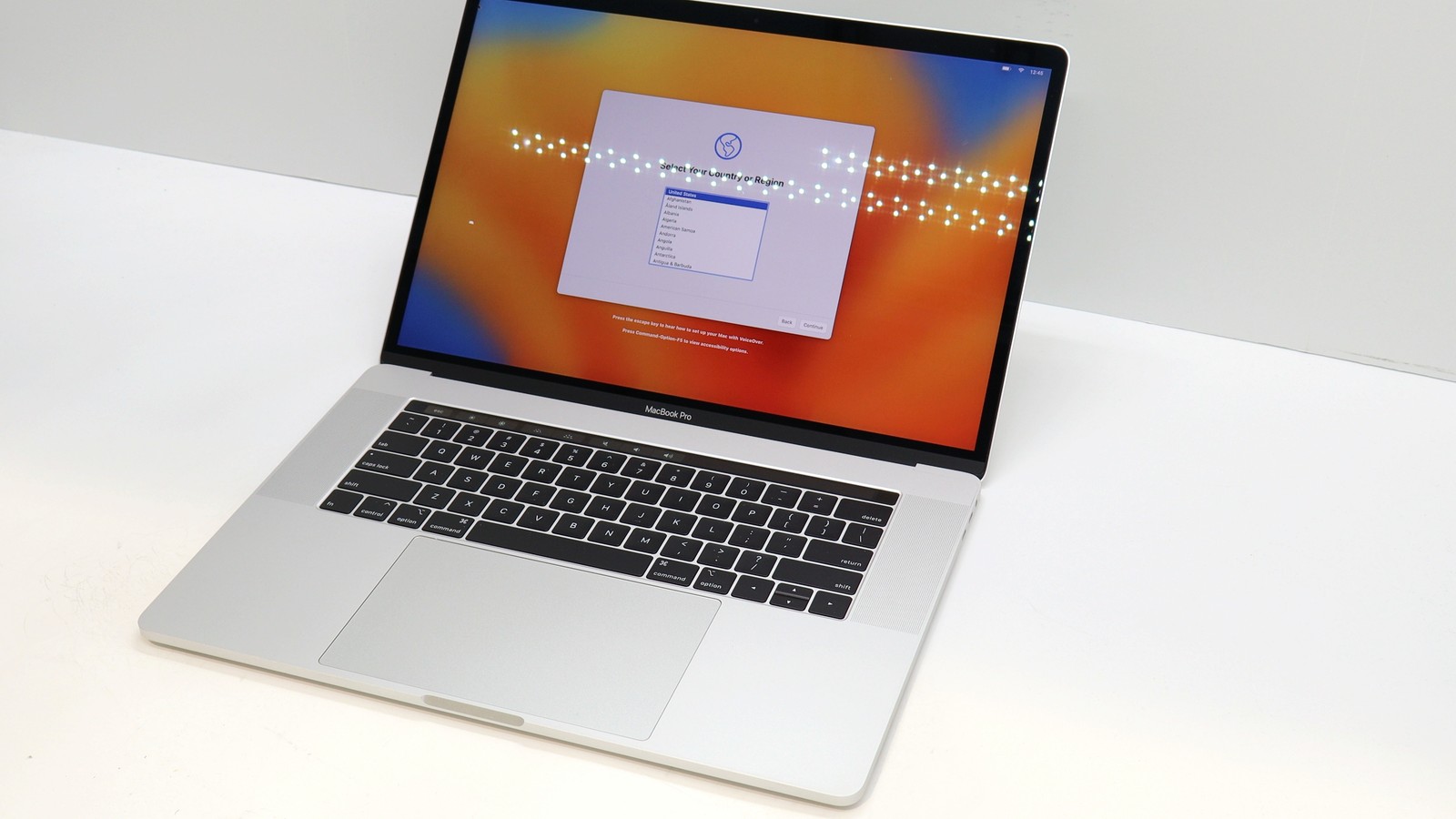 Apple Macbook Pro 15″ i7-9750H 32GB 256GB – Fair READ DESC