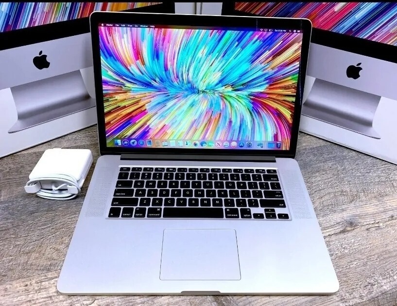 APPLE MacBook Pro 15″ QUAD Core i7 3.7GHz 16GB RAM 512GB DG SPEC 3YR WARRANTY