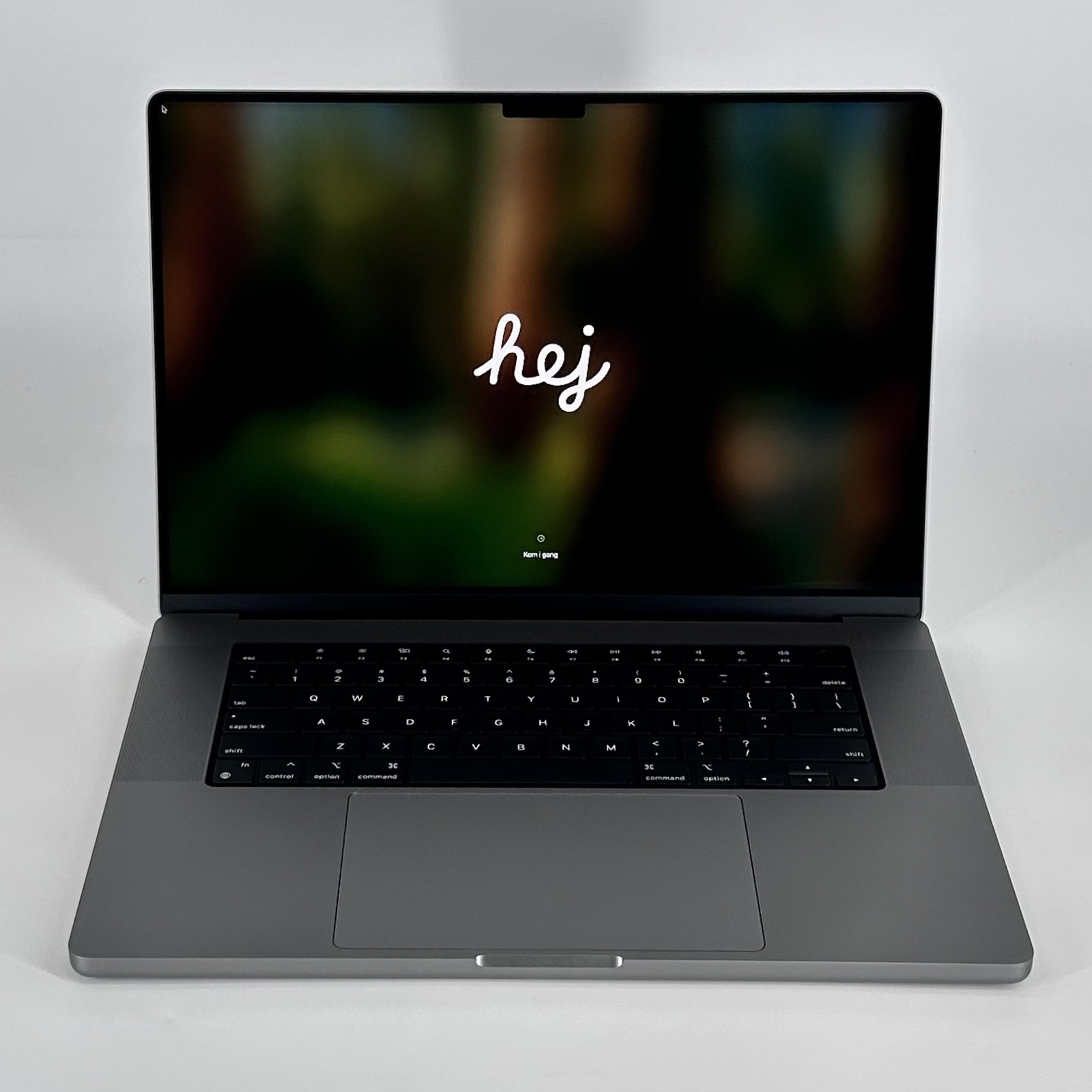 MacBook Pro 16 2021 3.2 GHz M1 Max 10-Core CPU 24-Core GPU 32GB 512GB Tinted LCD